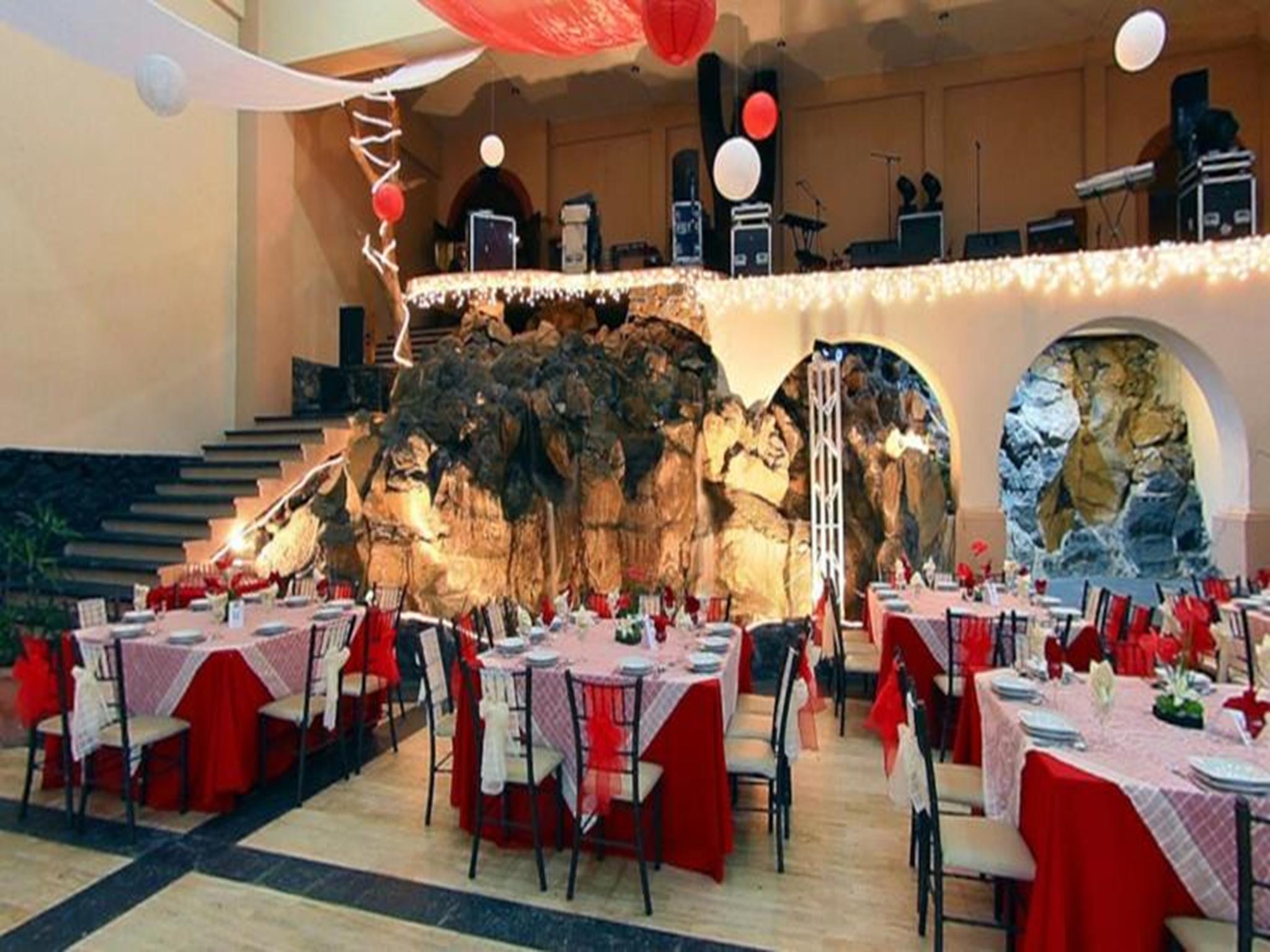 image-housing-carousel