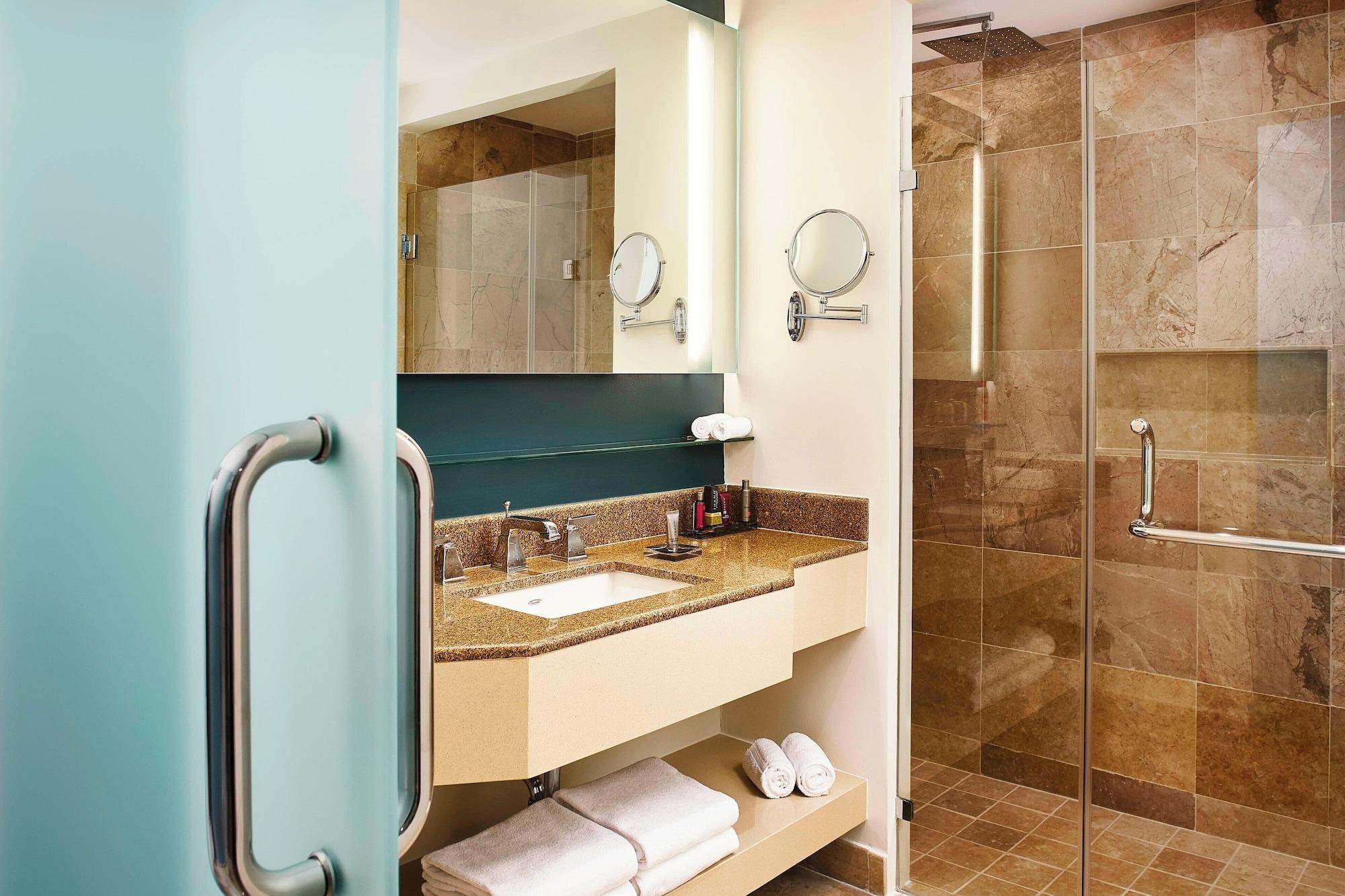 Habitación panorámica, 1 cama King size con sofá cama, vista al océano