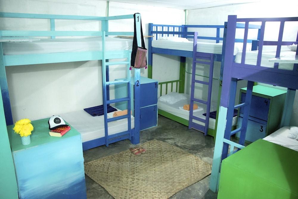 image-housing-carousel