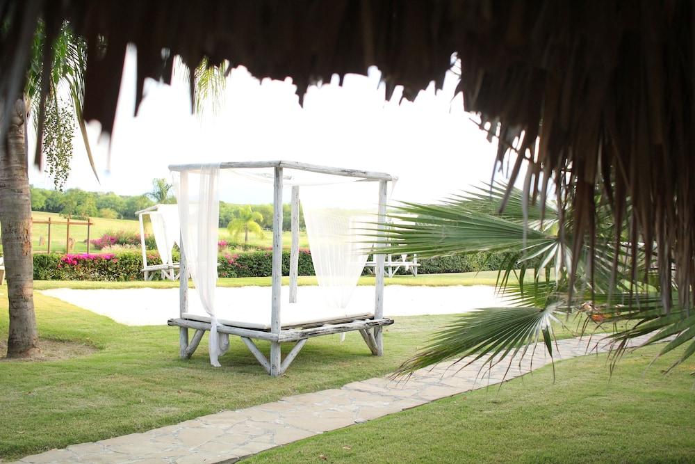 image-housing-carousel