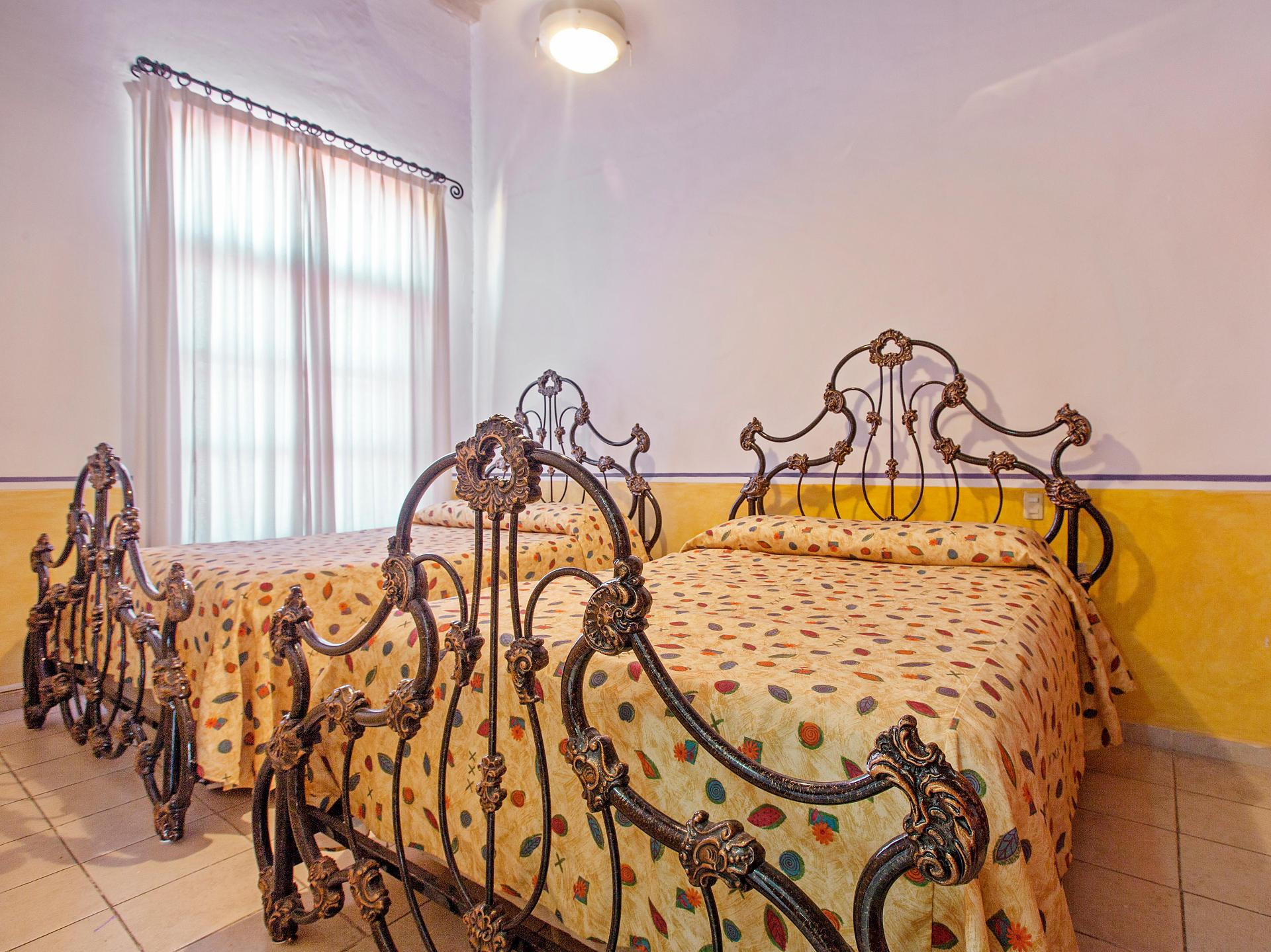 image-housing-carousel