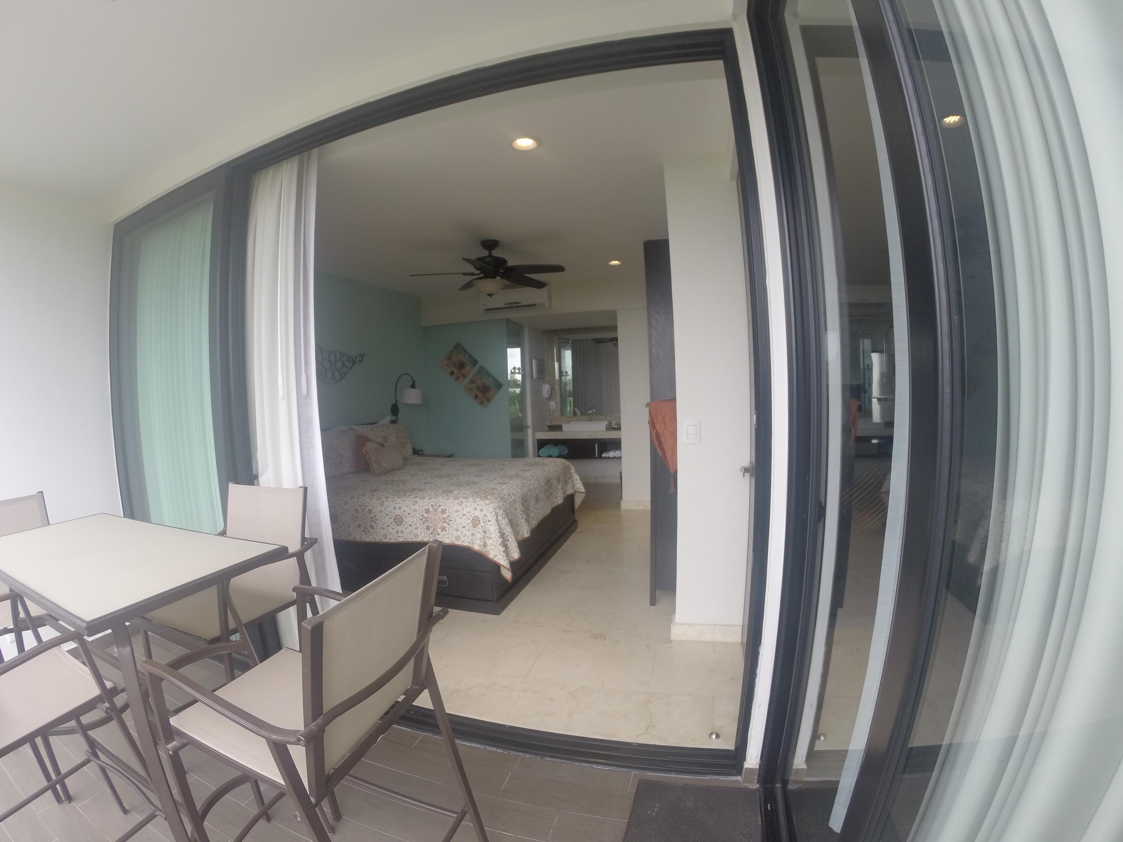 image-housing-carousel