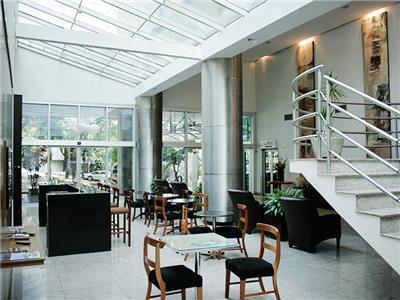 image-housing-carousel