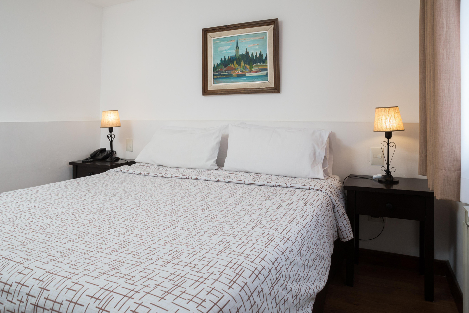 image-housing-carousel