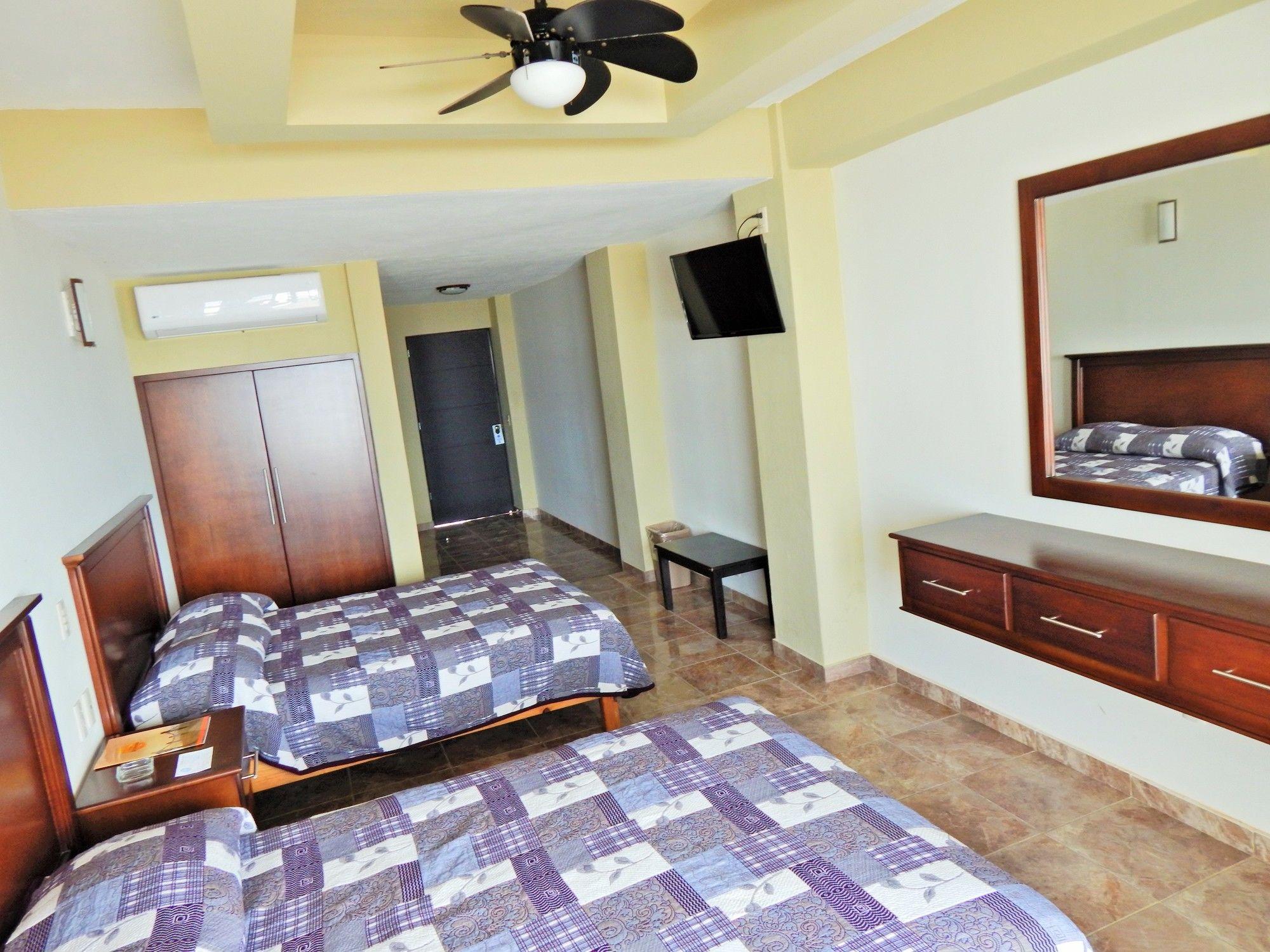 Habitación cuádruple, 2 camas dobles