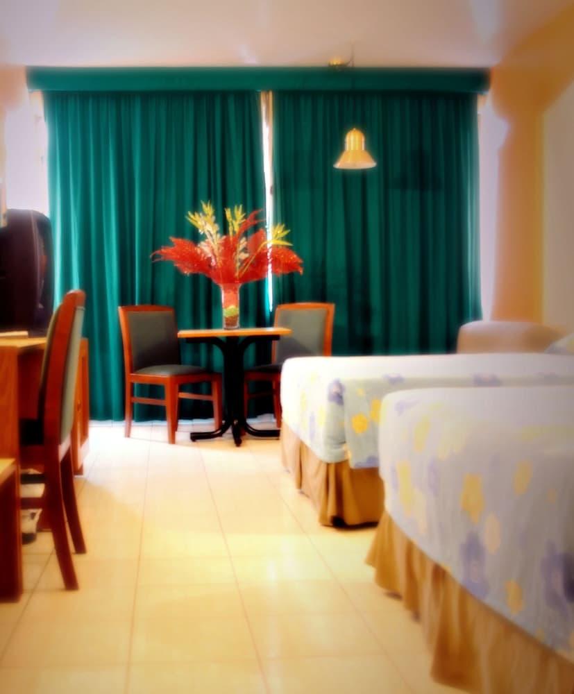 image-housing-carousel