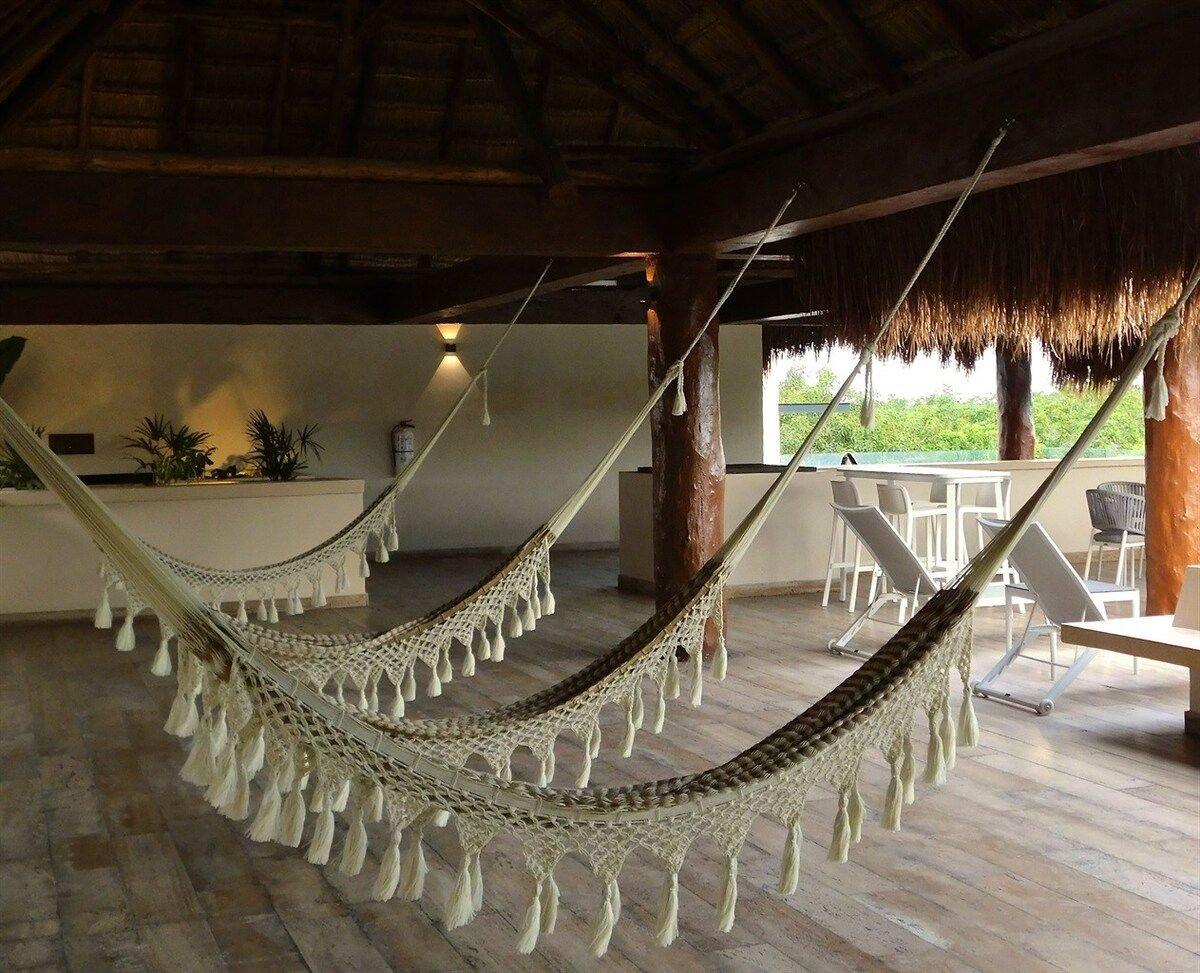 image-housing-carousel