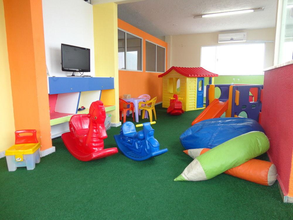 image-housing-carousel
