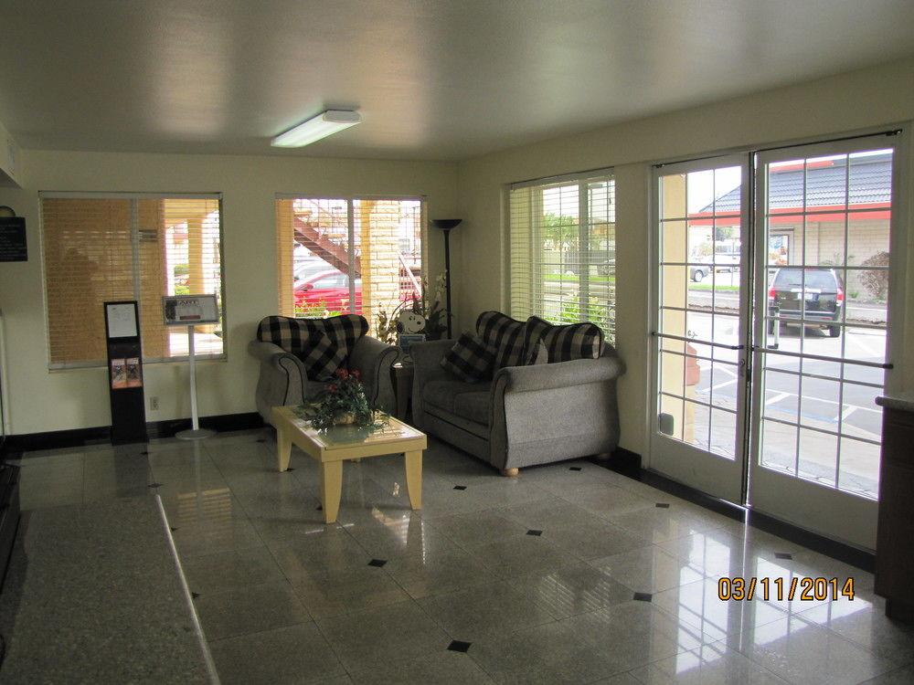 image-housing-carousel