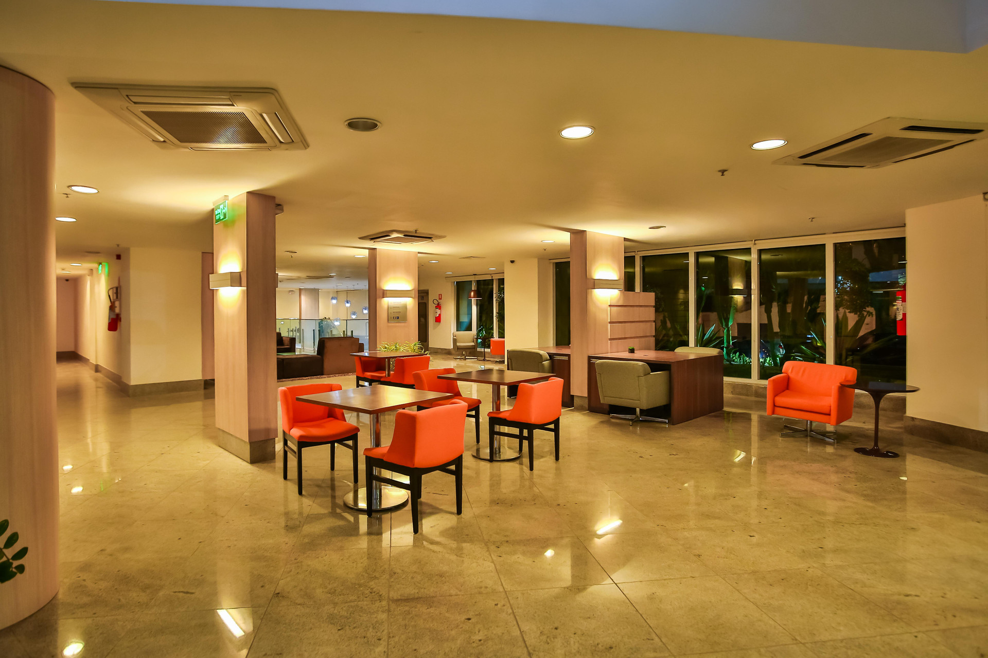 image-housing-carousel