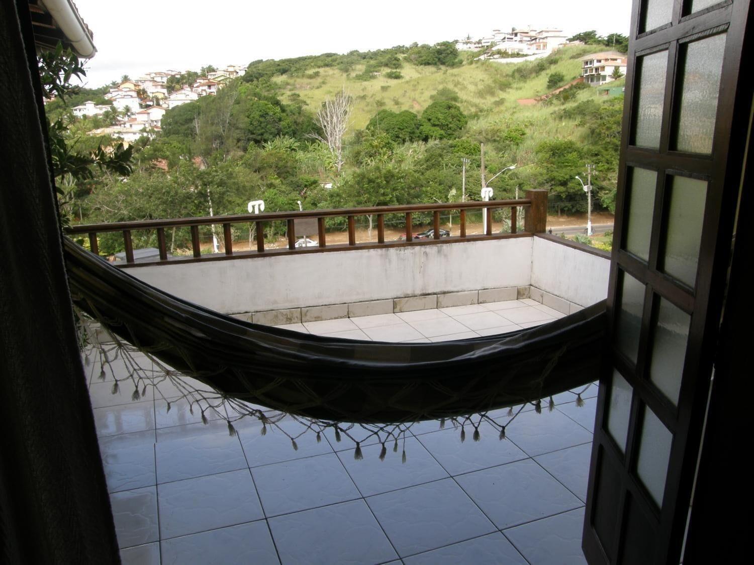 image-housing-carousel