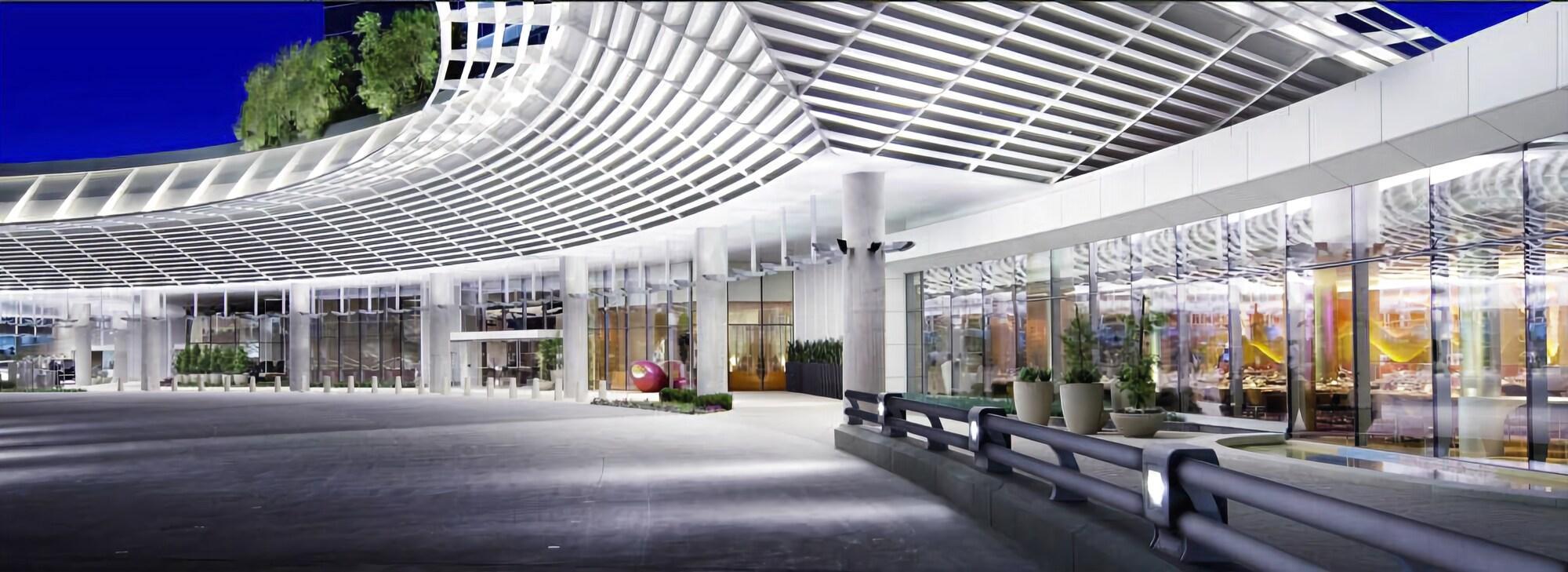 image-housing-carousel