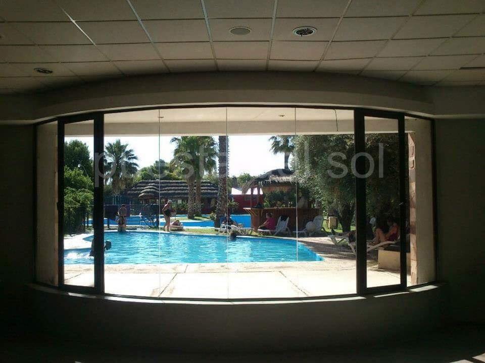 image-housing-carousel
