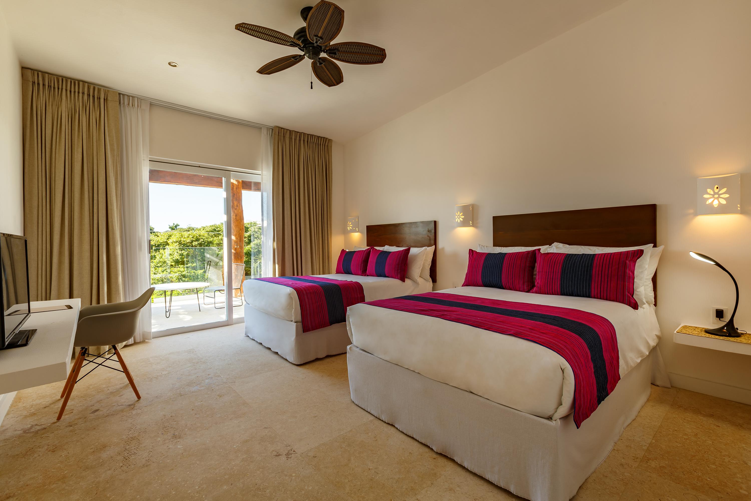 Habitación Doble Estándar con Vista a la Calle