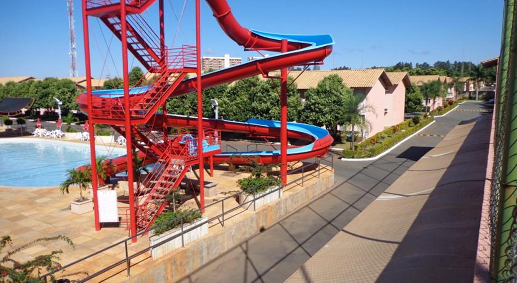 image-housing-carousel