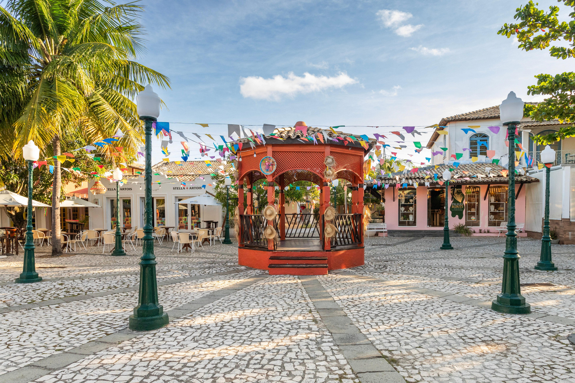 image-housing-carousel