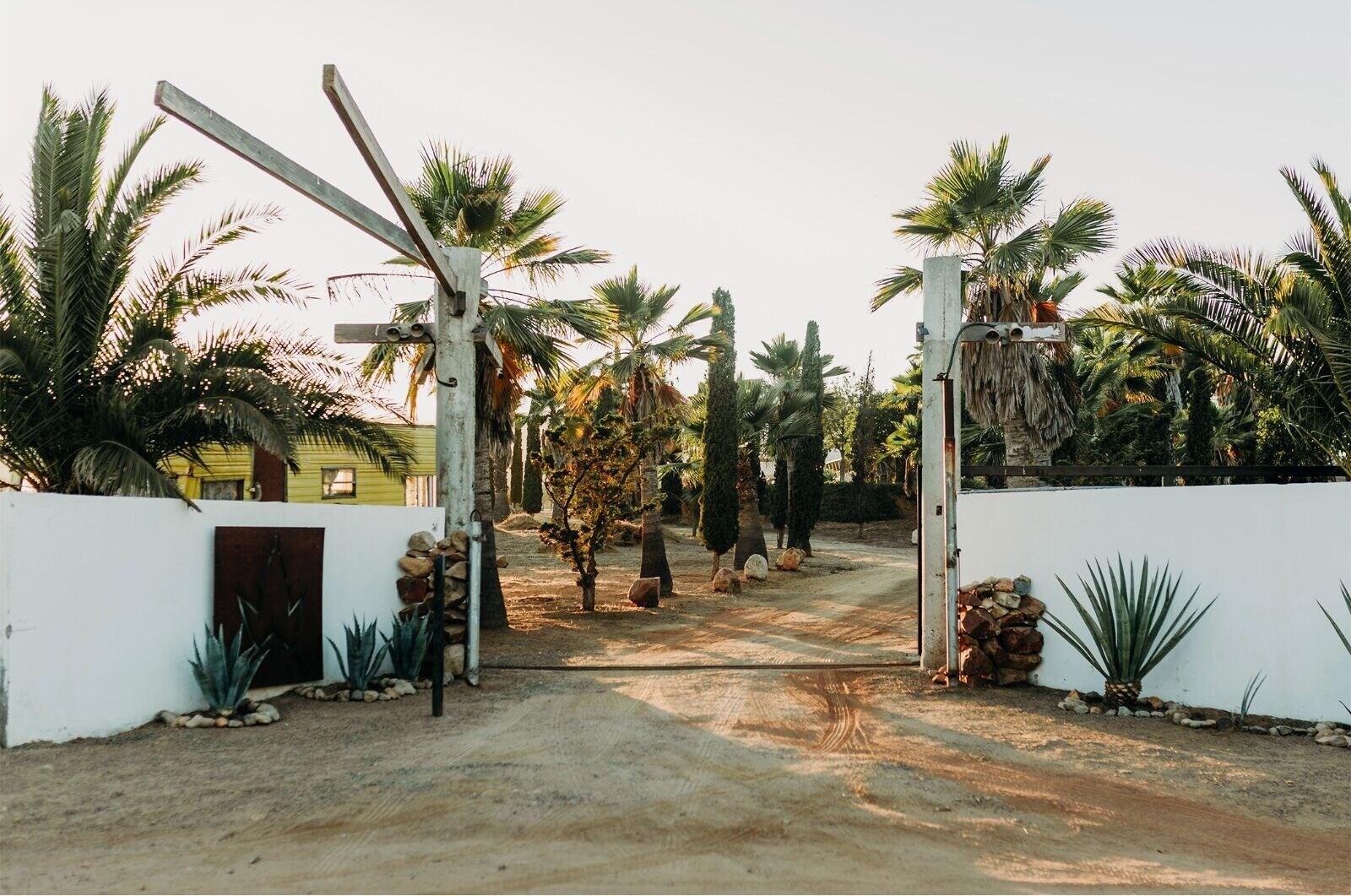 image-housing-carousel