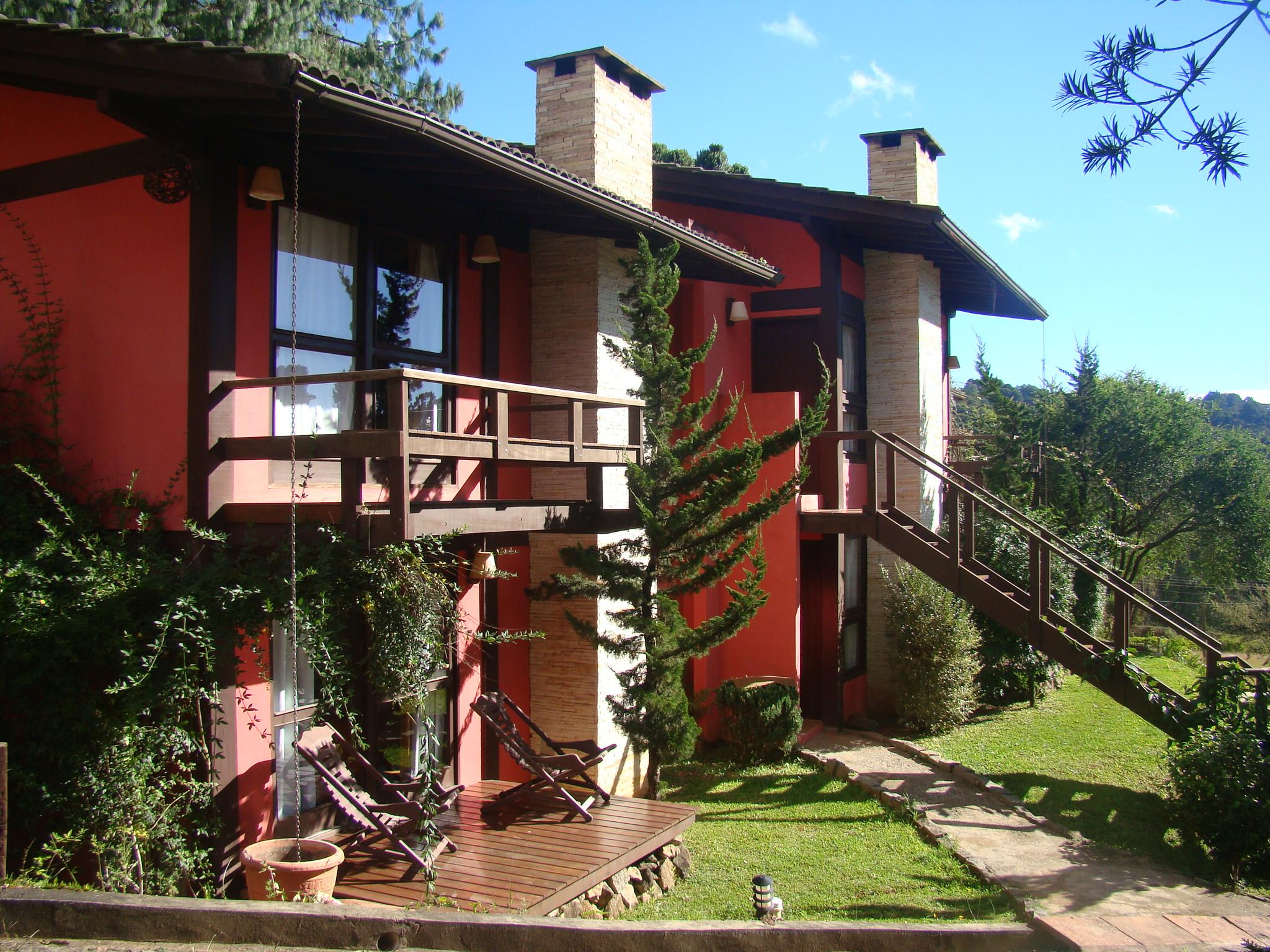 image-housing-carousel