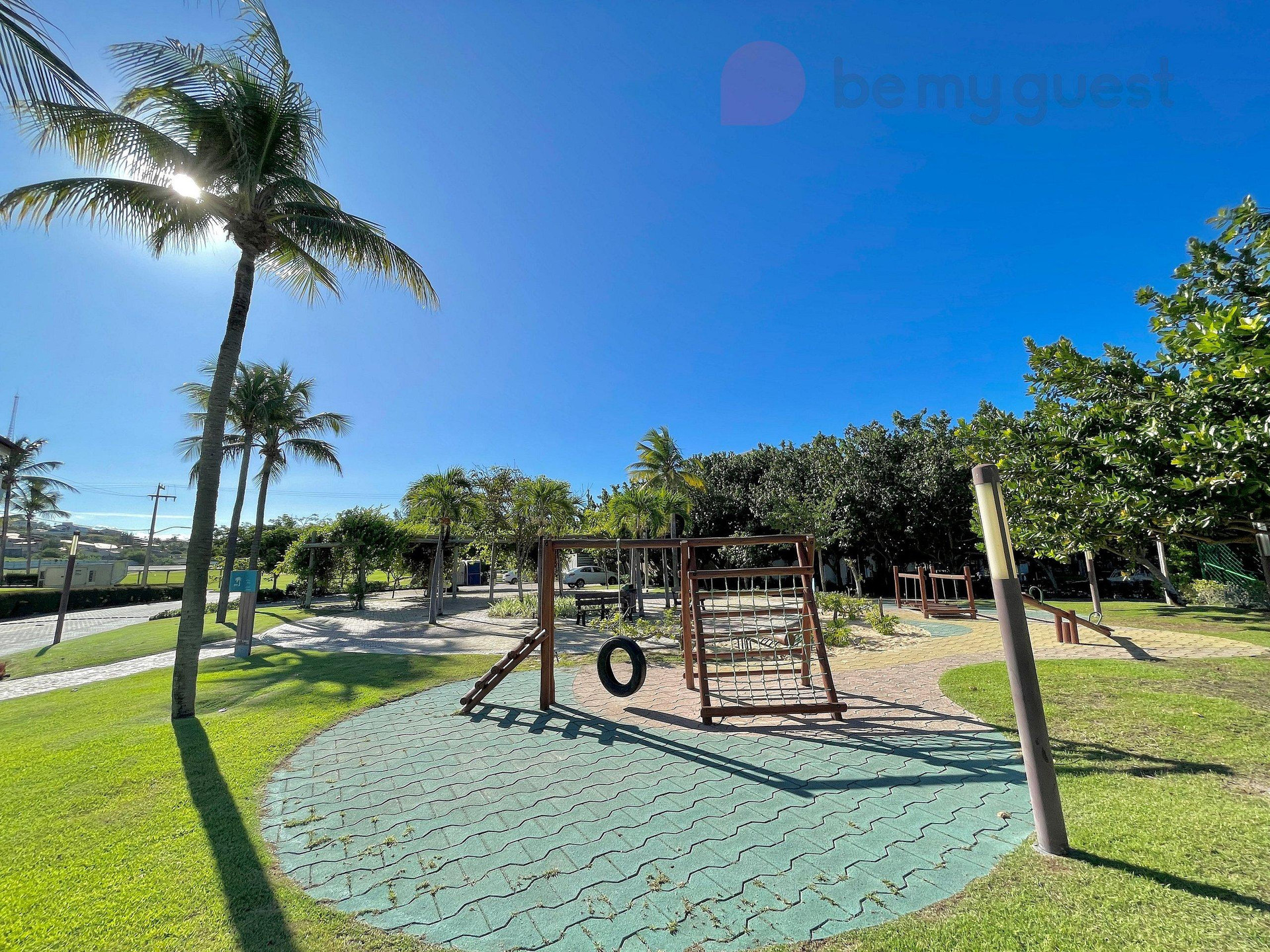 image-housing-carousel