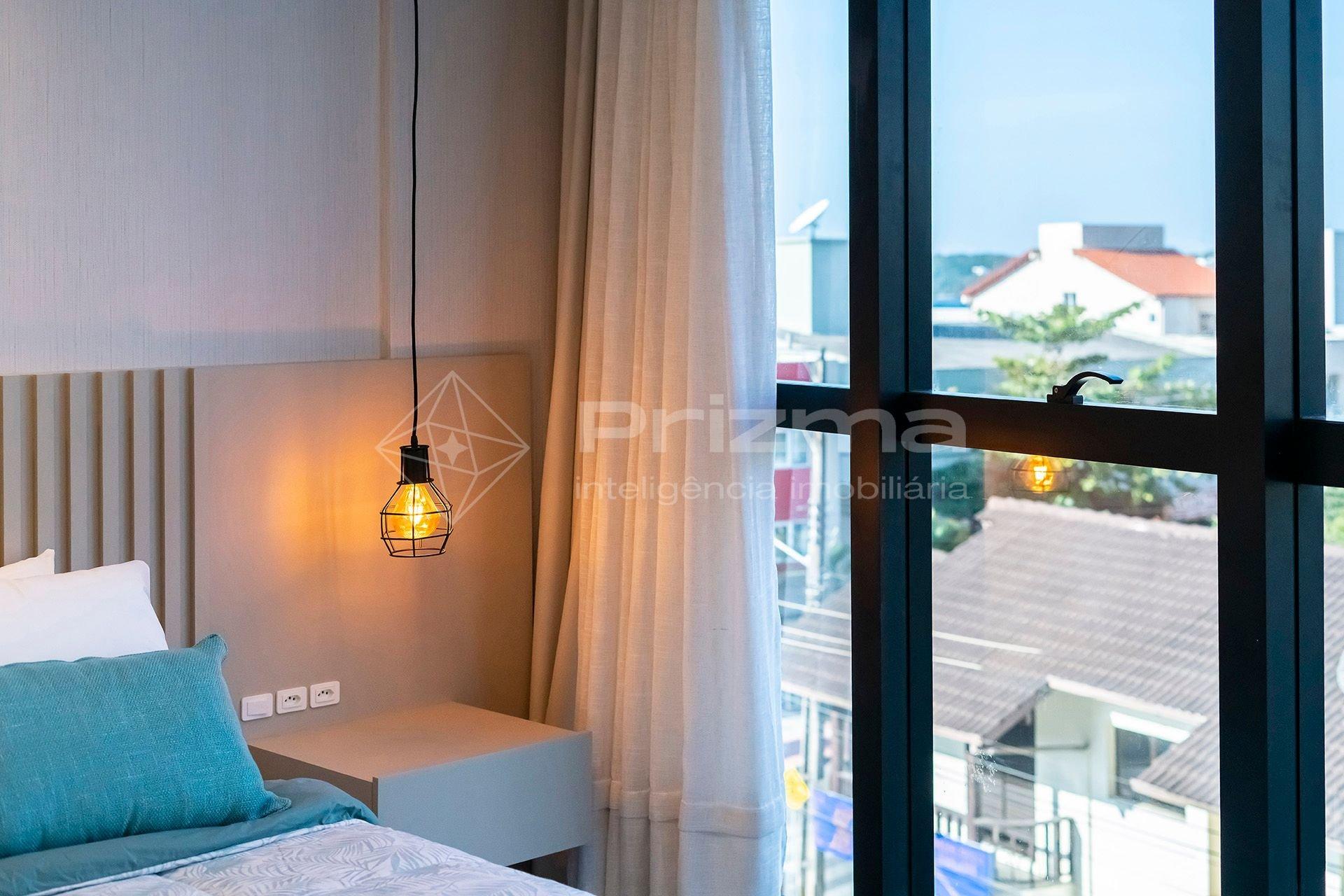 image-housing-carousel