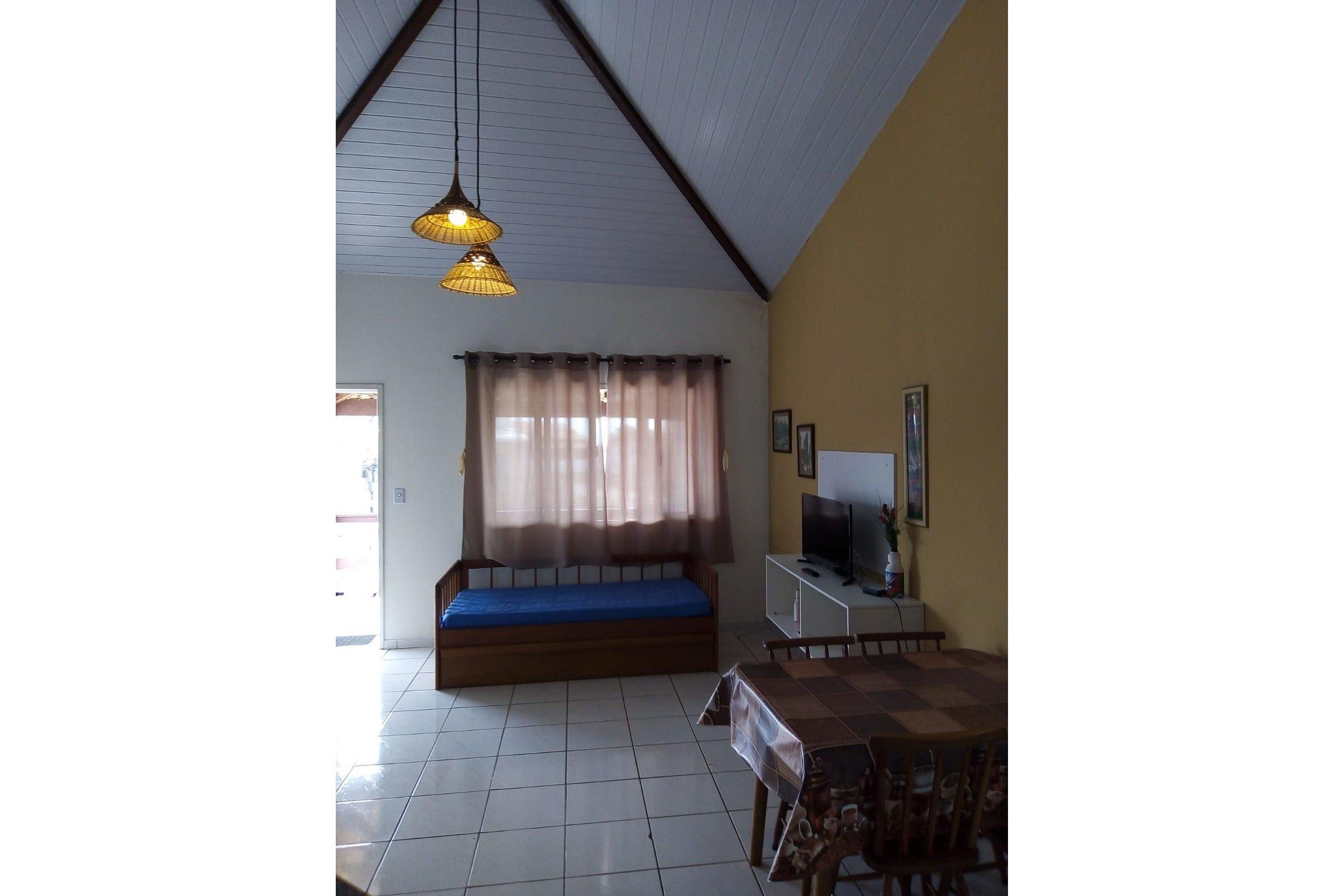 image-housing-carousel