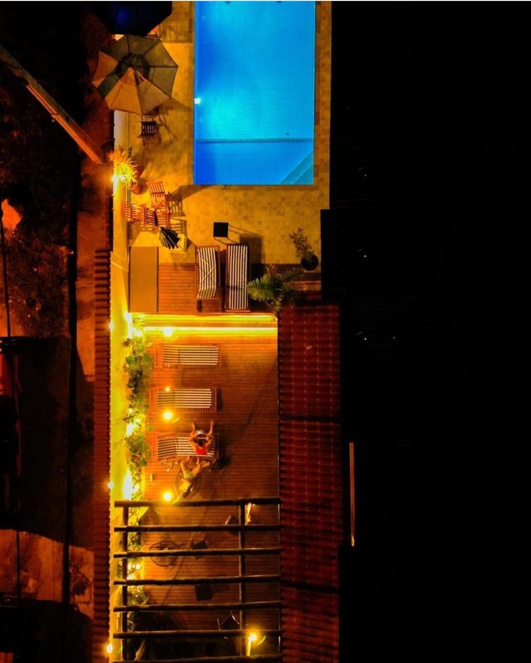 image-housing-carousel