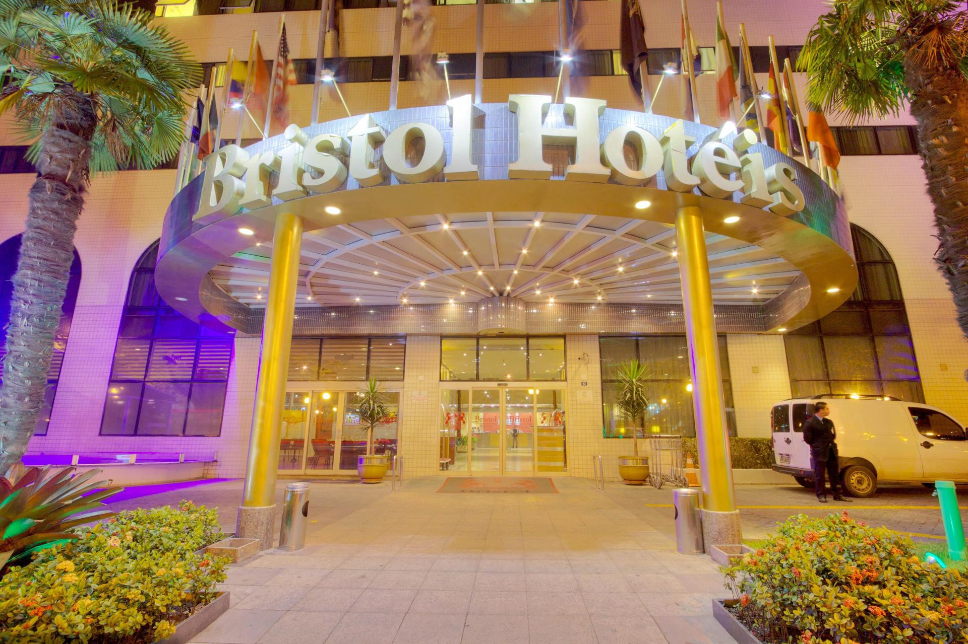 image-housing-carousel