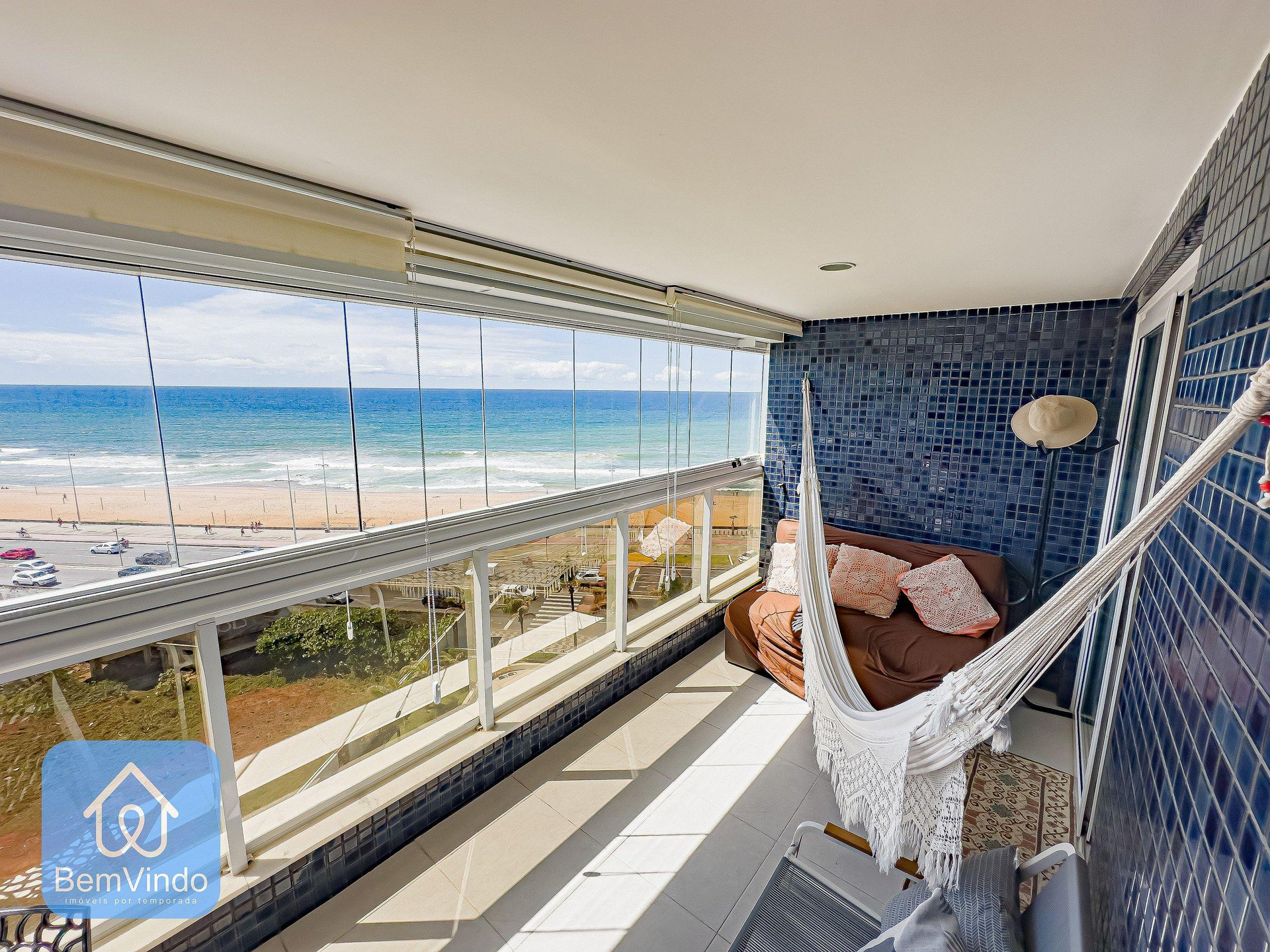 image-housing-carousel