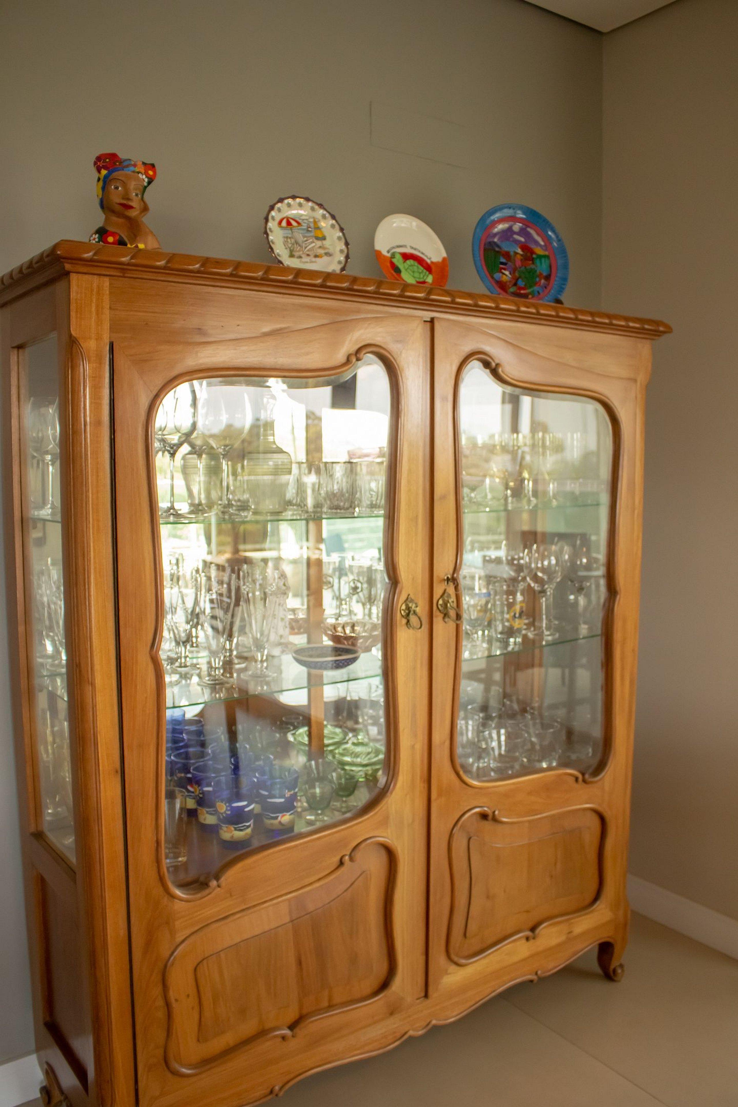 image-housing-carousel