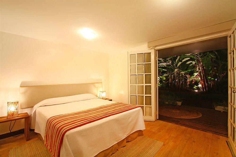 image-housing-carousel