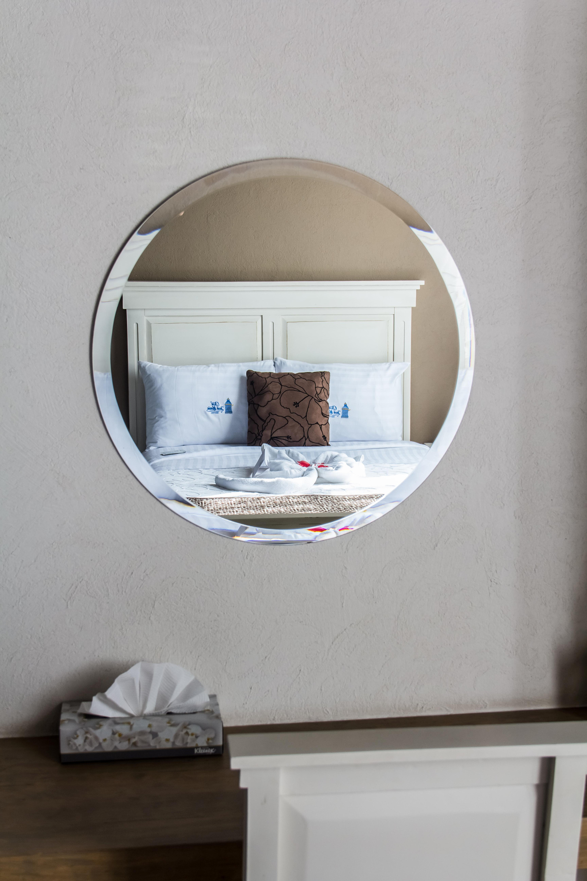 image-housing-carousel