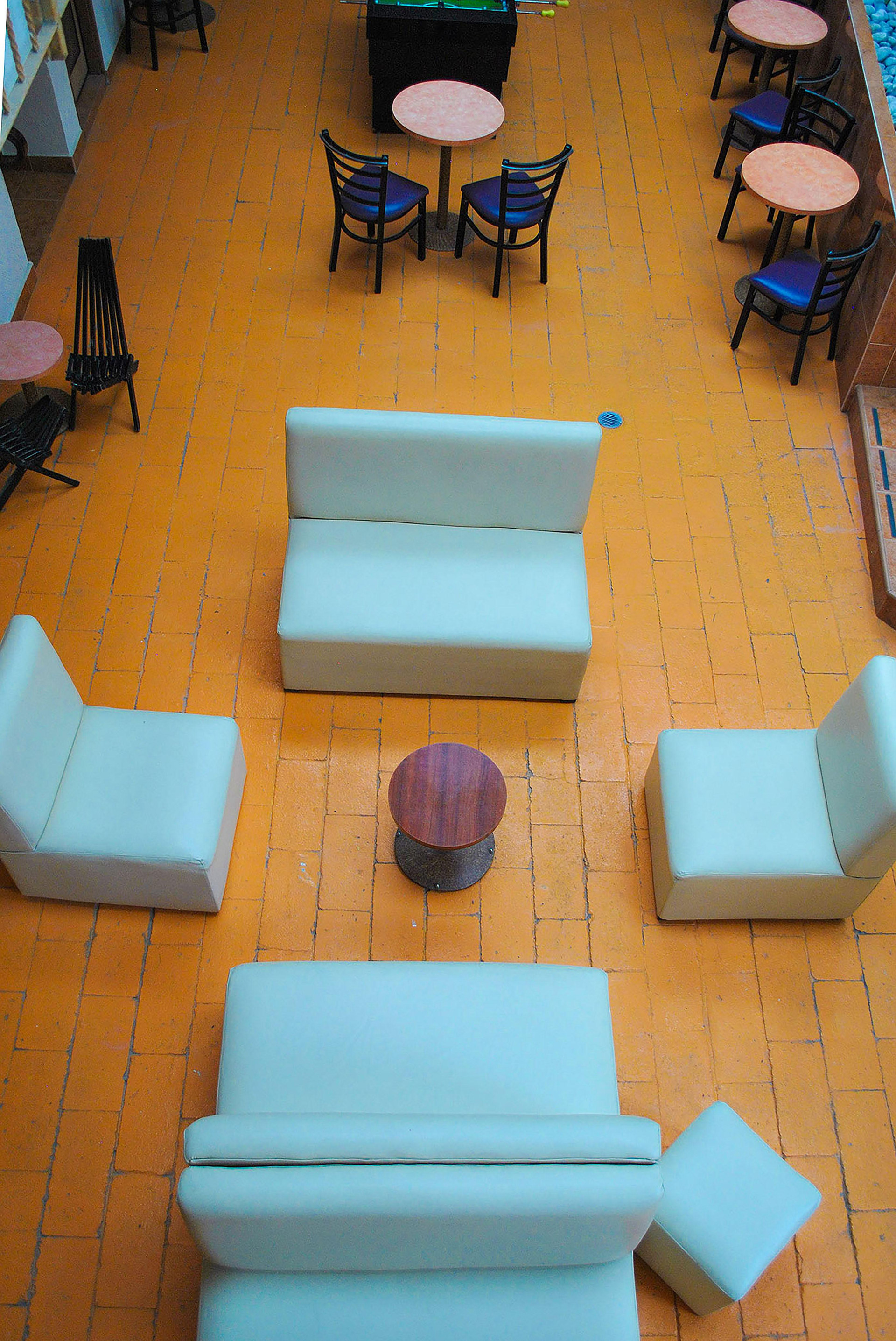 image-housing-carousel