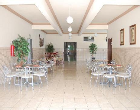 image-housing-carousel
