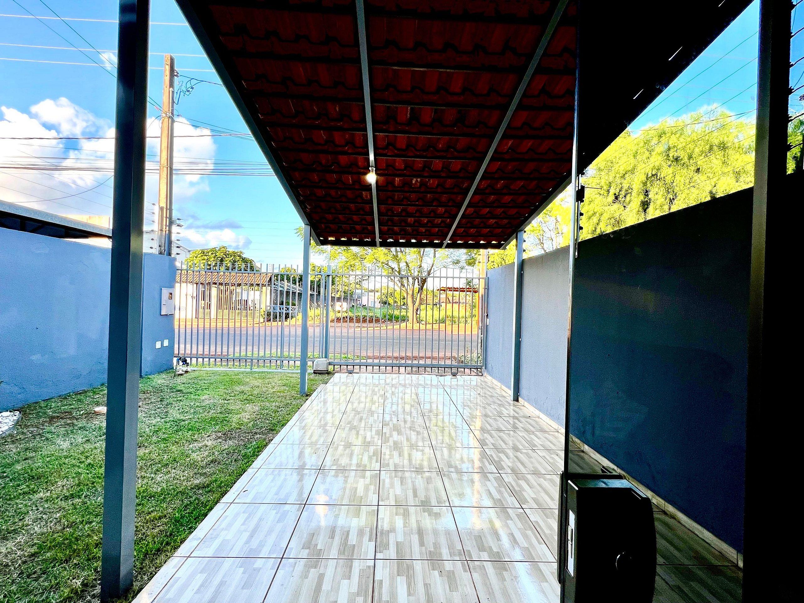 image-housing-carousel
