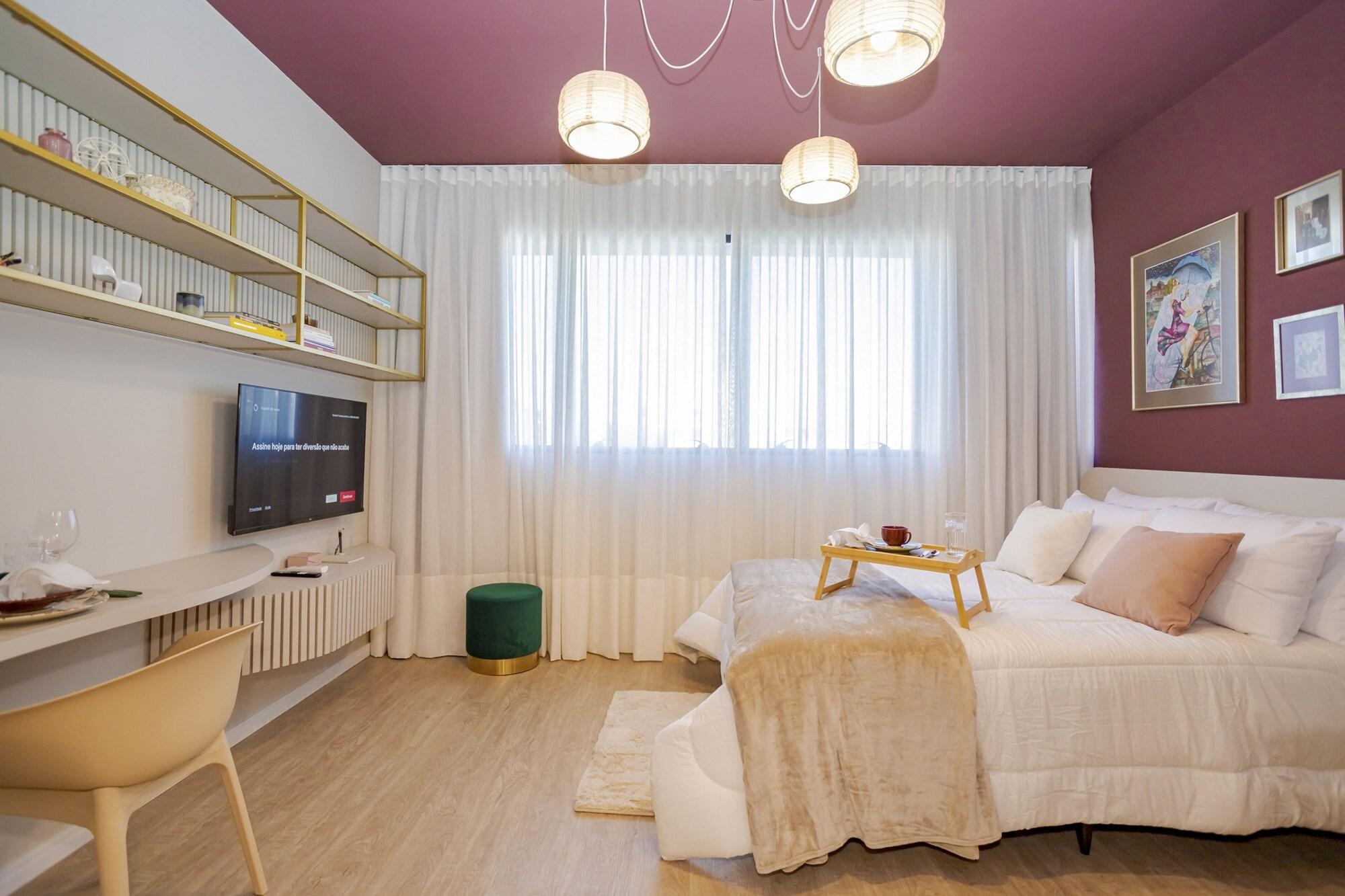 image-housing-carousel