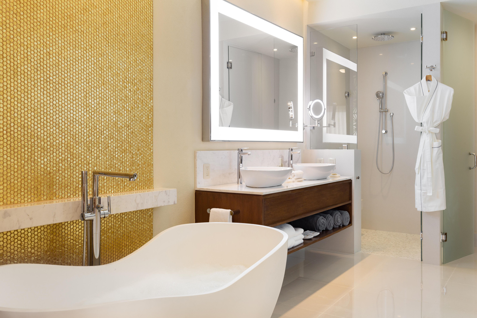 Suite Superior con Vista a la Piscina