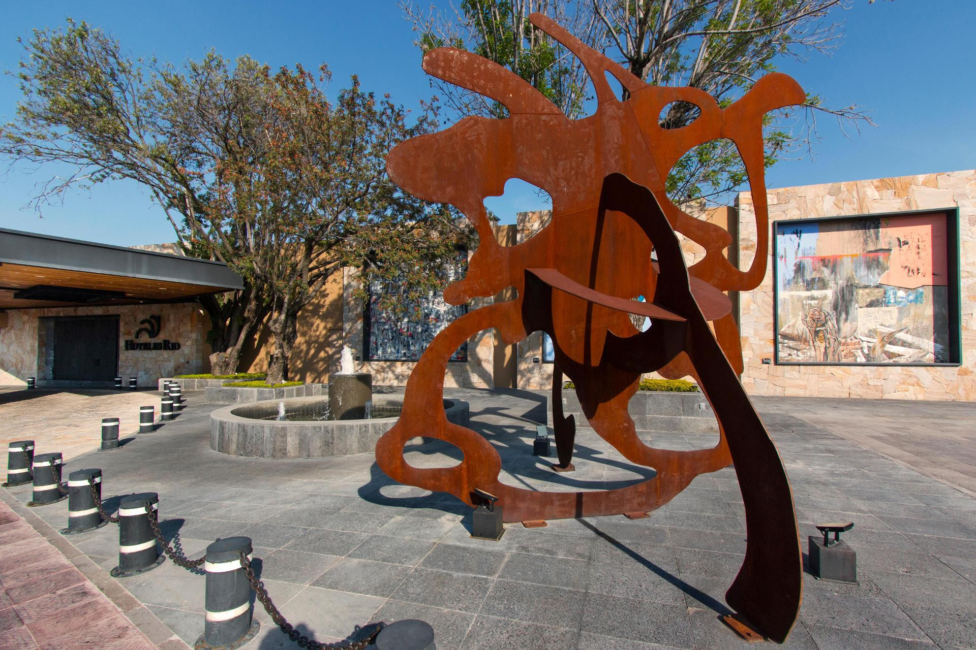 image-housing-carousel