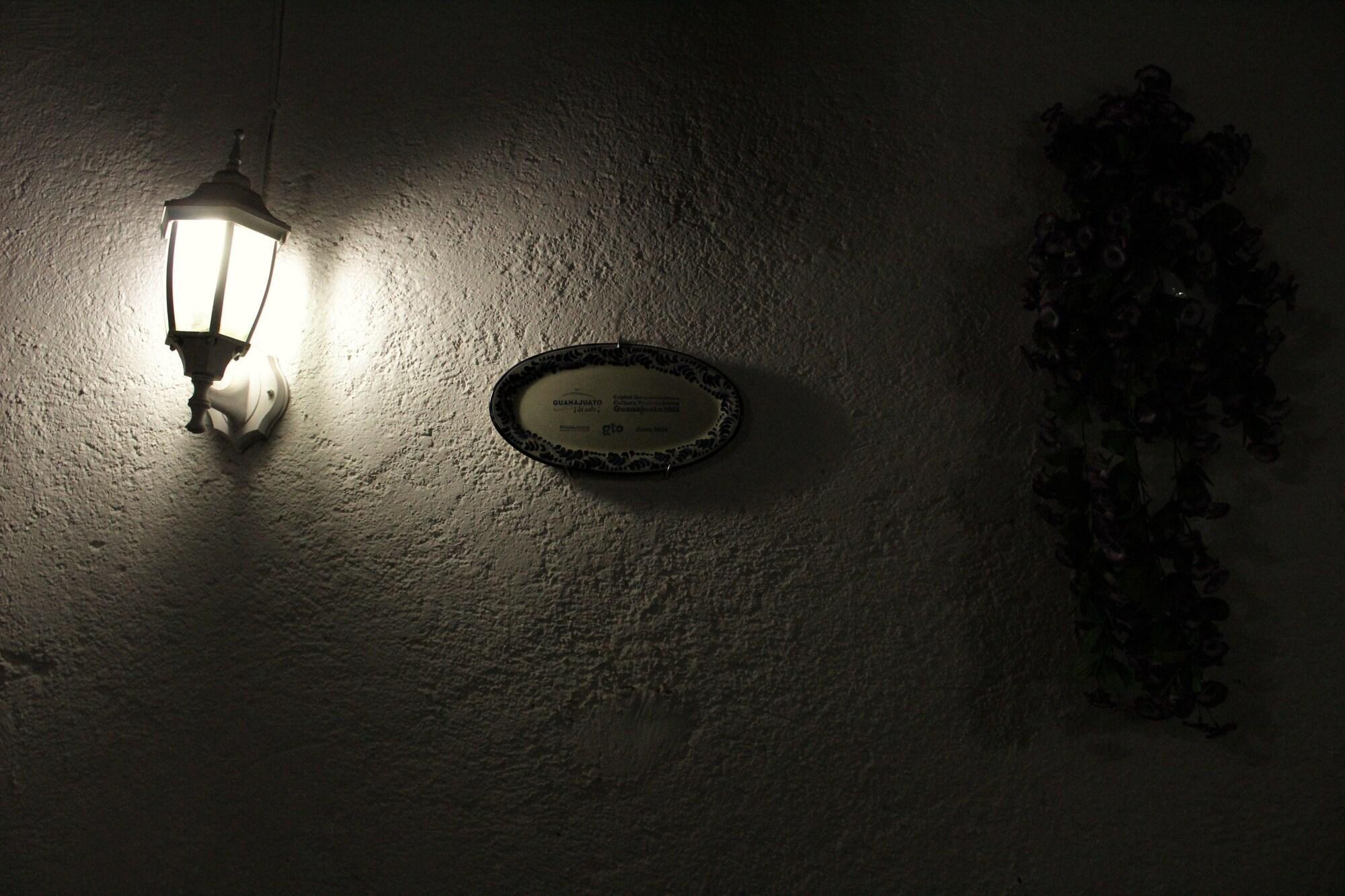 image-housing-carousel