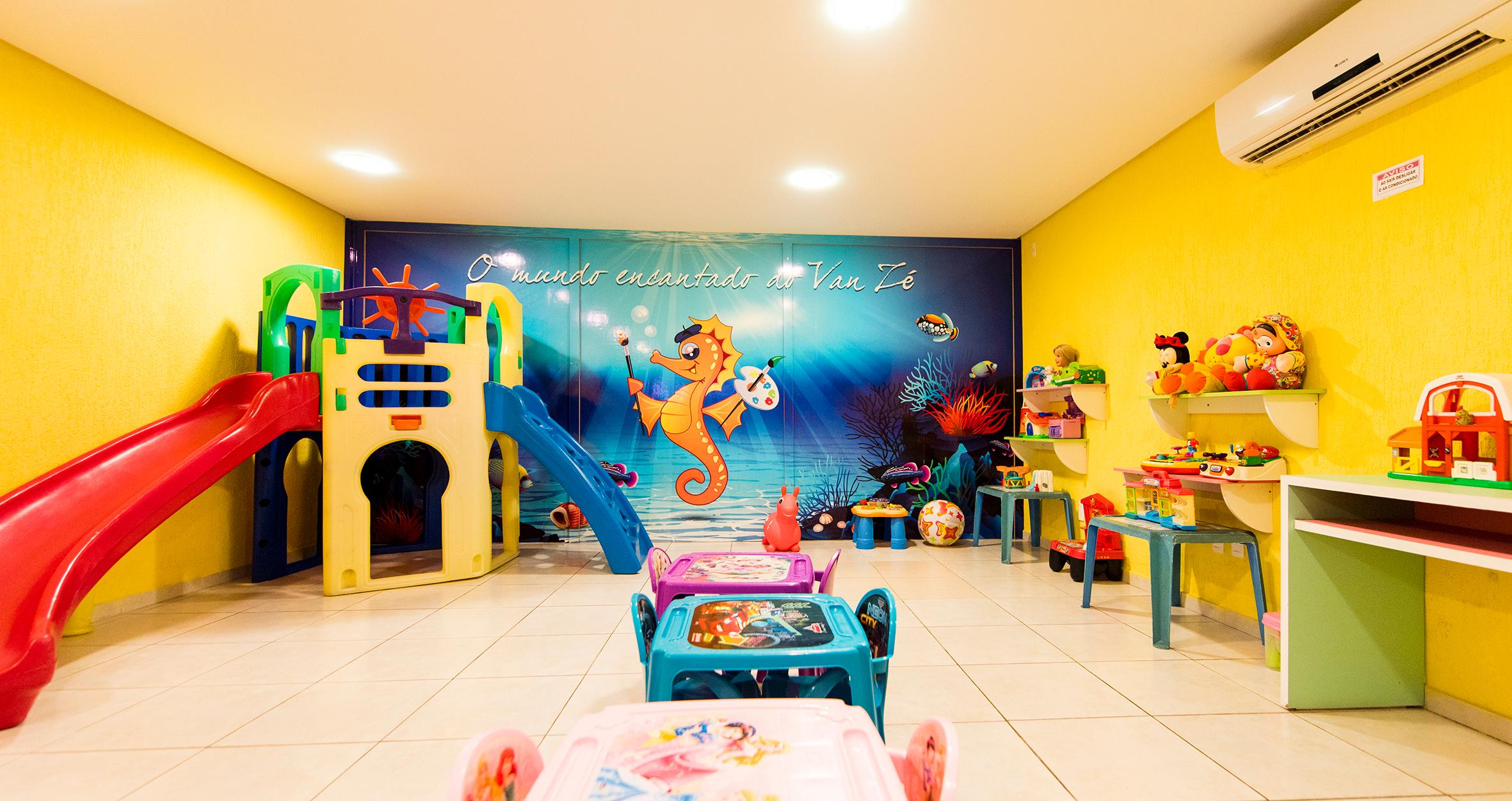 image-housing-carousel
