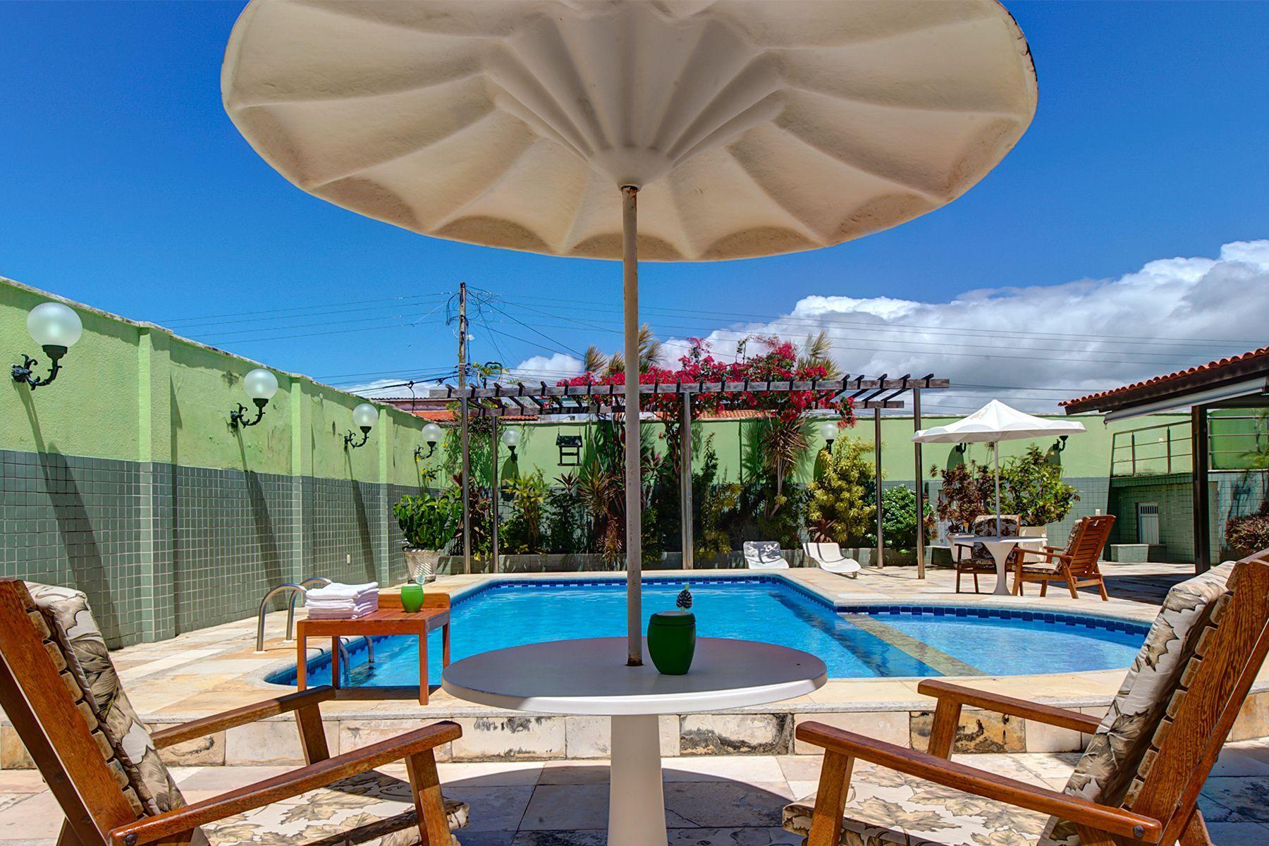 image-housing-carousel