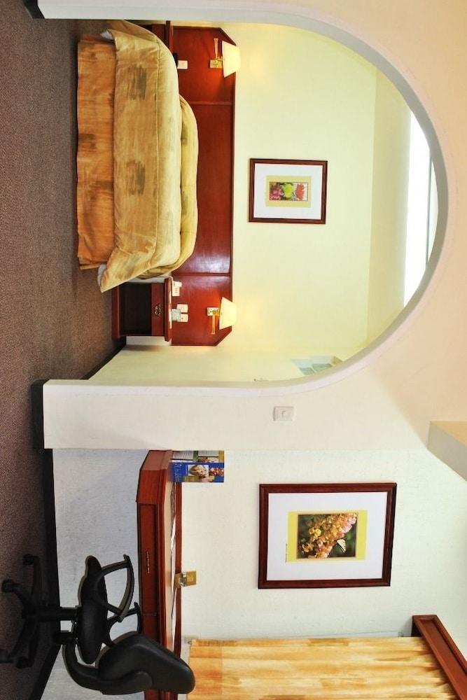 image-housing-carousel