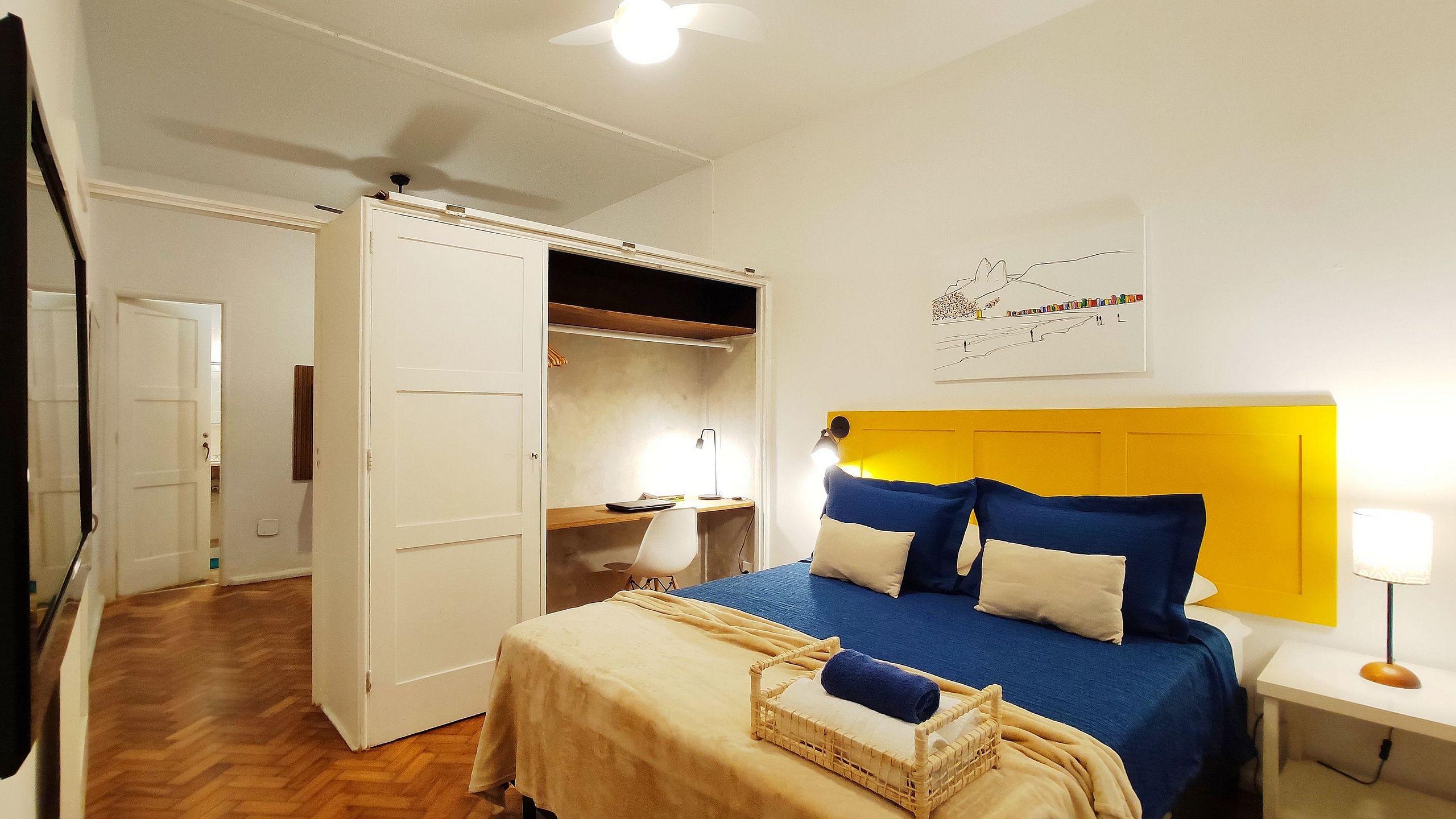 image-housing-carousel