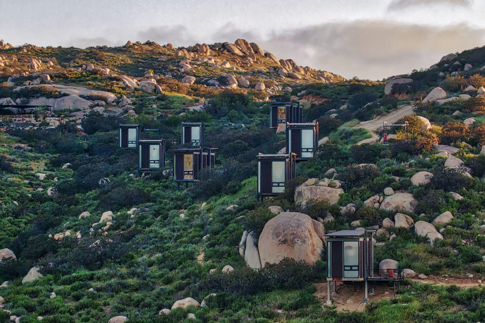 image-housing-carousel