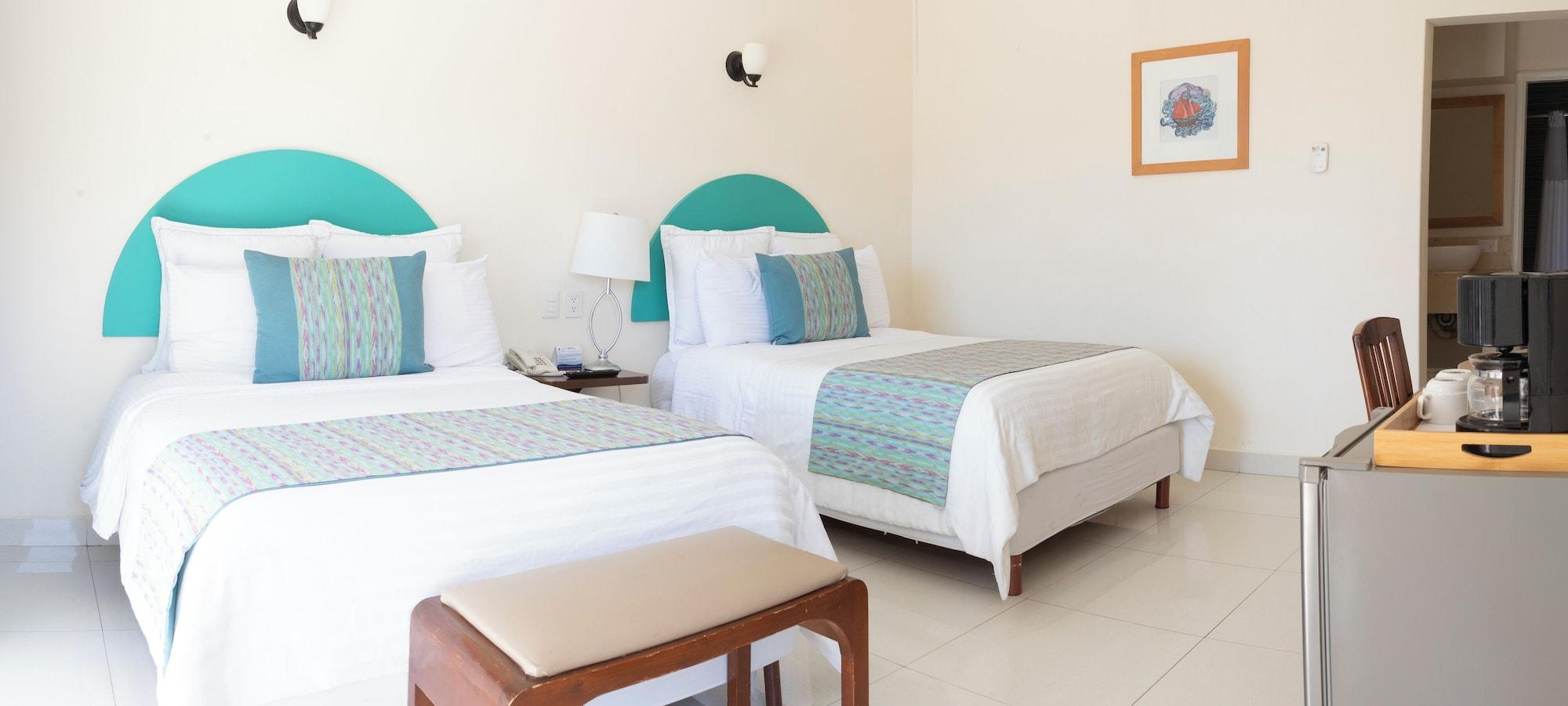 Habitación doble estándar, 2 camas dobles (Pool)