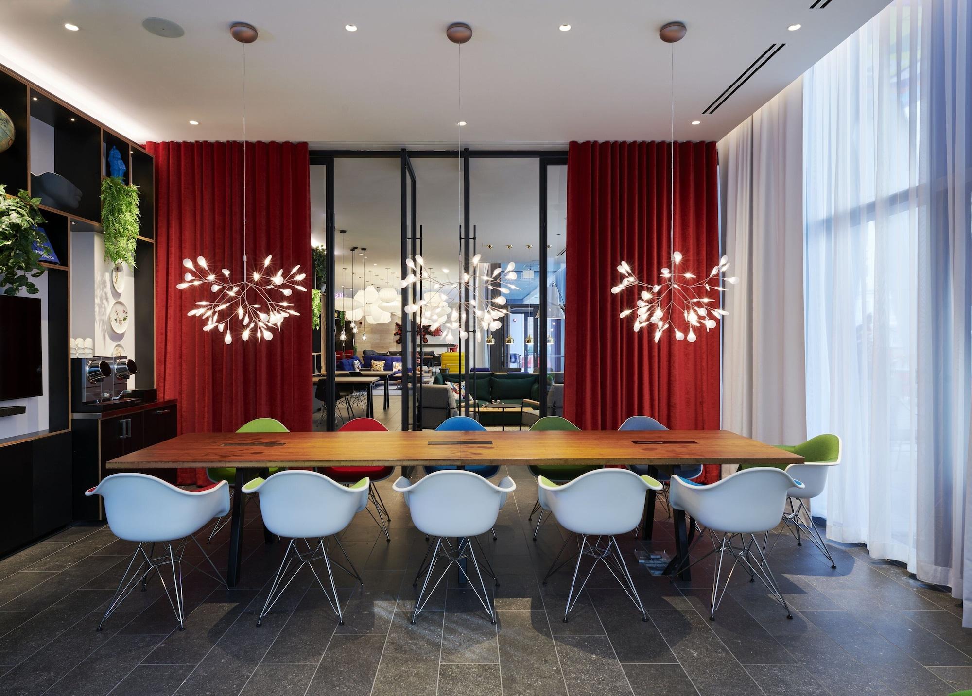 image-housing-carousel