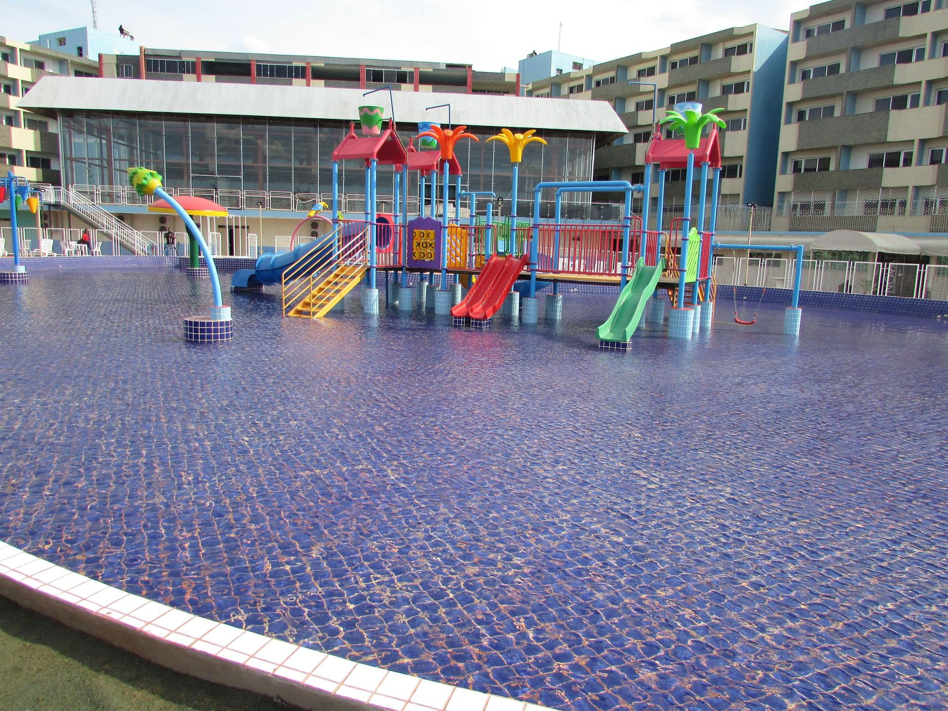 image-housing-carousel