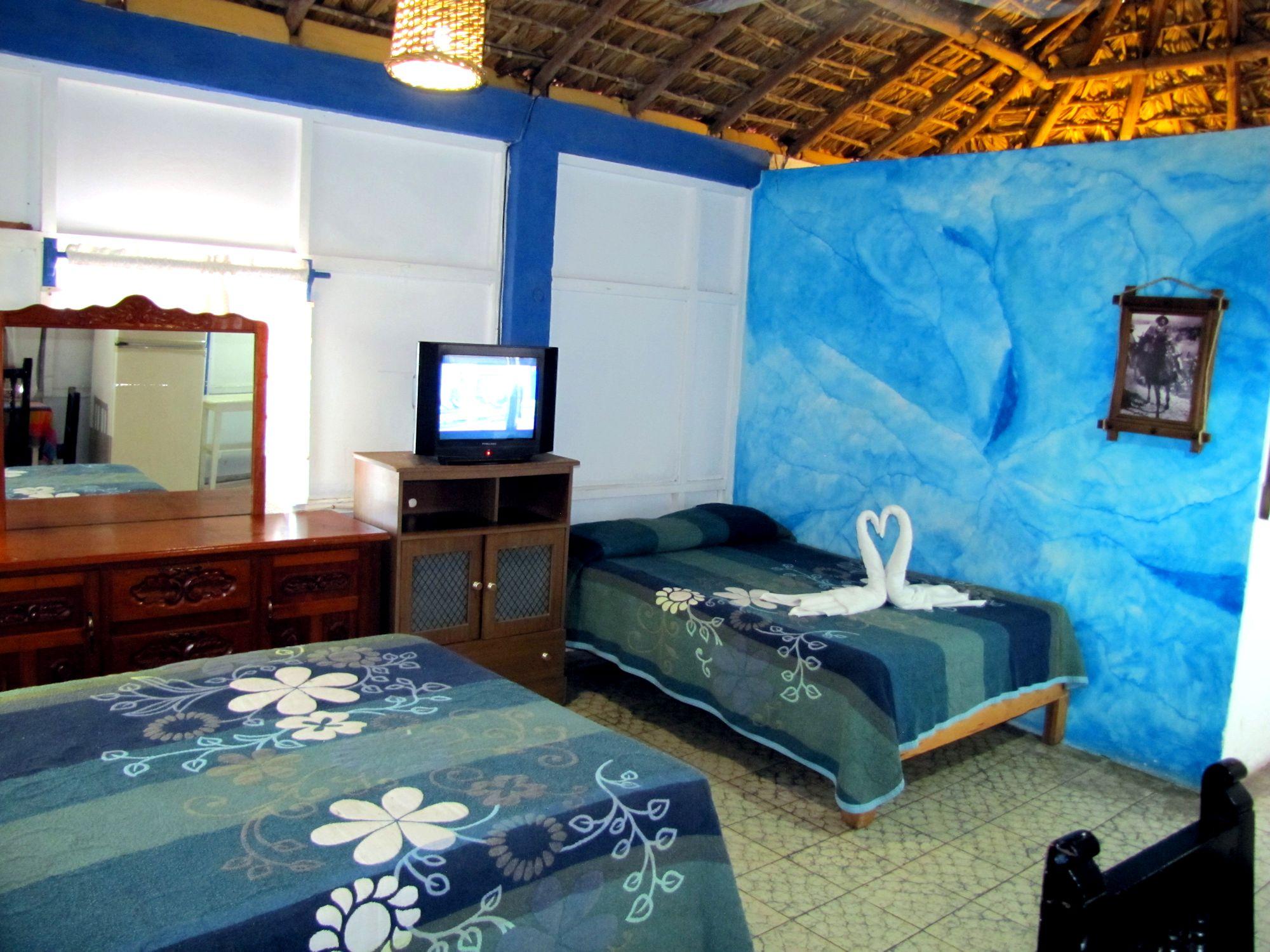 Mariana Beach Apartments & Hotel