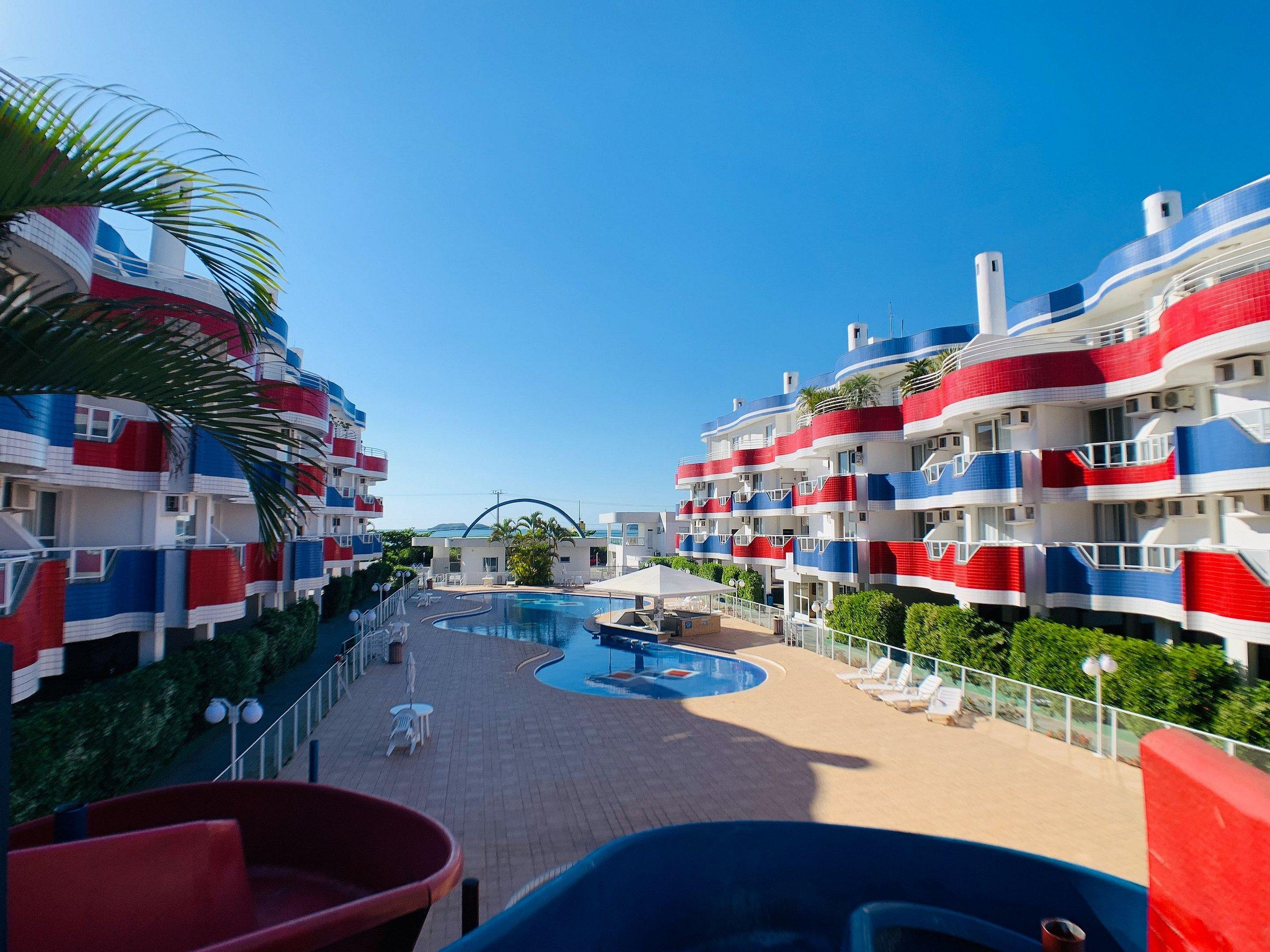 image-housing-carousel