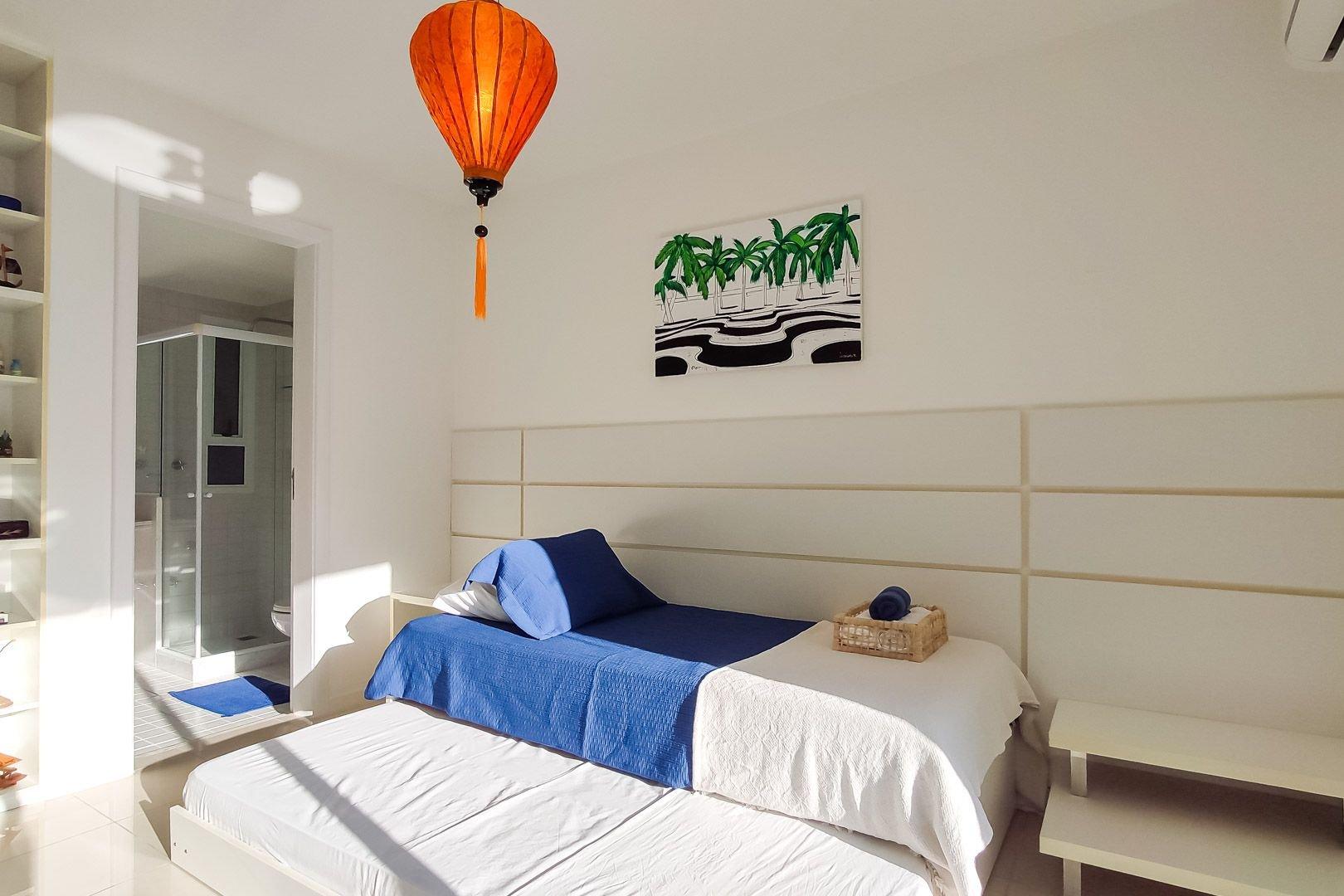 image-housing-carousel