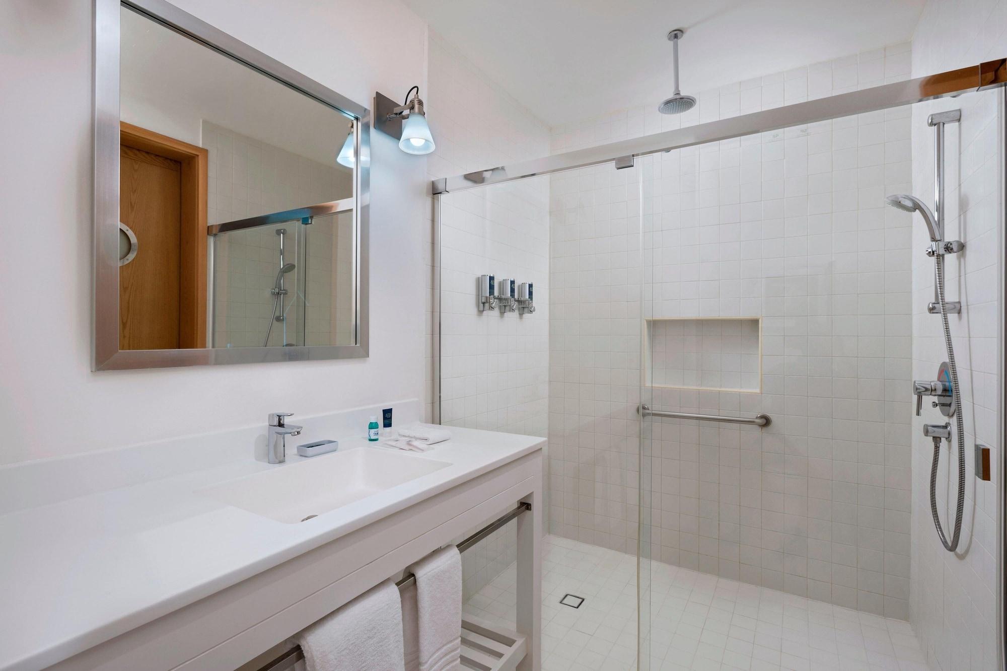 Habitación Deluxe, 2 camas Queen size, para no fumadores, vista a la ciudad